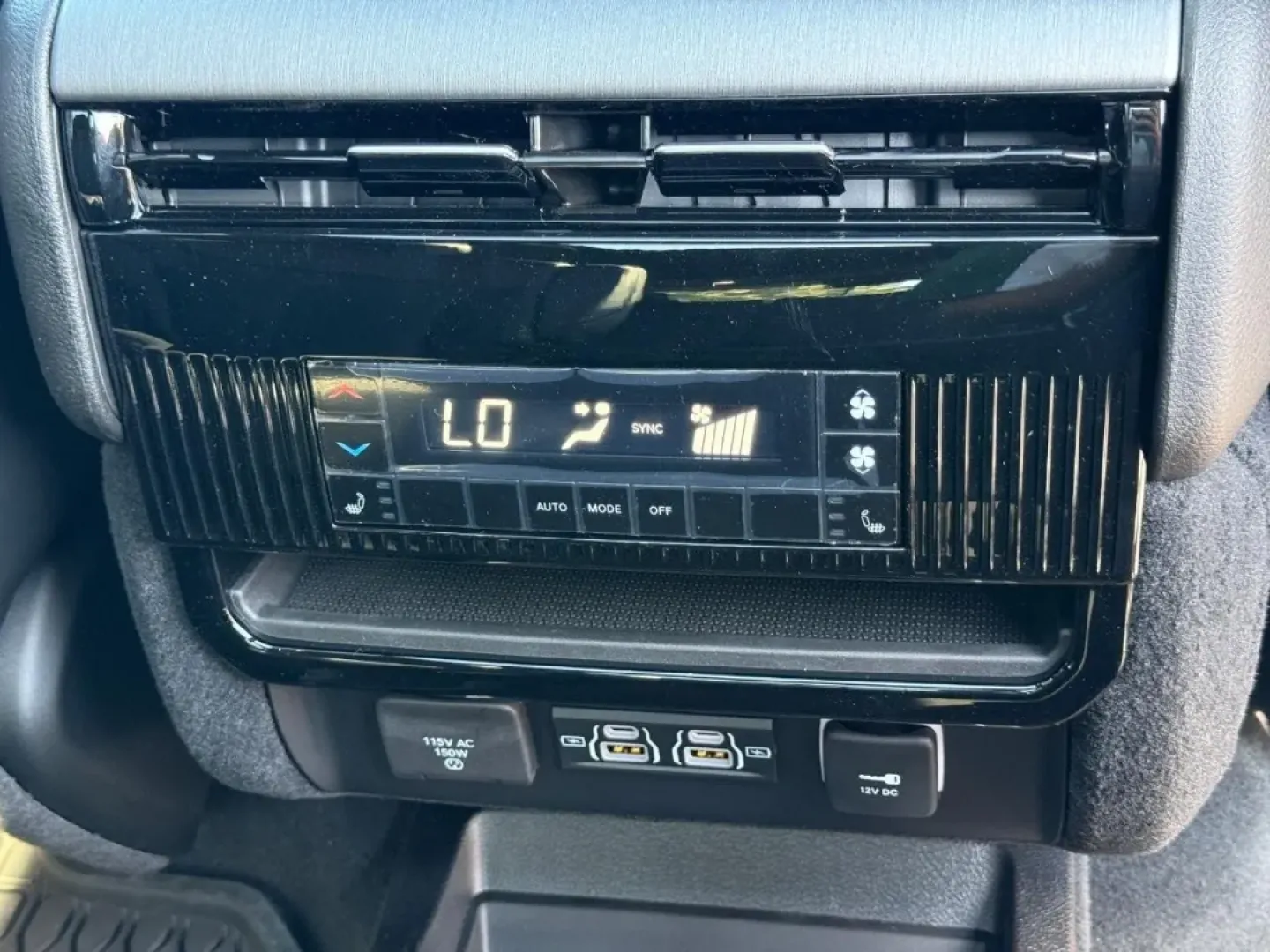 2025 /Global Black Leather Jeep Wagoneer Series II (1C4SJVBP4SS) with an 3.0L I6 Hurricane SO Twin Turbo ESS engine, Automatic transmission, located at 970 Woodlawn Dr., Farmington, MO, 63640, (573) 431-7800, 37.825642, -90.468674 - **Conquer the Road in Style with the 2025 Jeep Wagoneer from Pettus CDJR Farmington!**<br /> <br /> Are you ready for unforgettable weekend adventures or family road trips? Look no further than the 2025 Jeep Wagoneer from Pettus CDJR Farmington! With its striking Balti Gray exterior and robust perfo - Photo#8