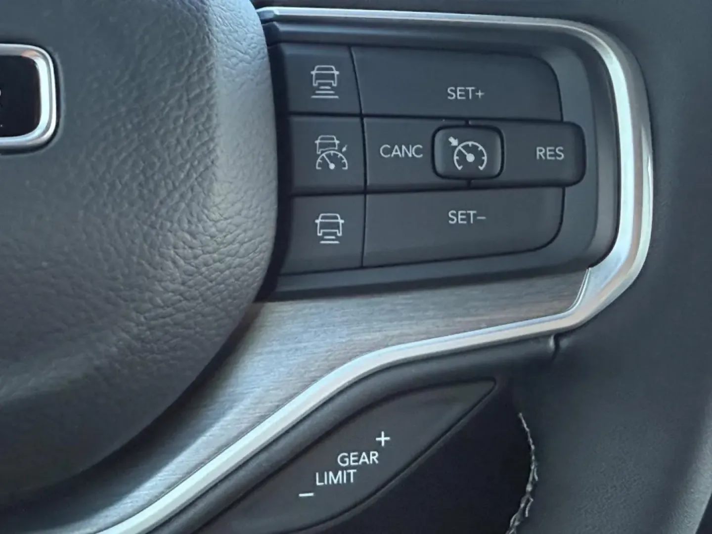 2025 /Global Black Leather Jeep Wagoneer Series II (1C4SJVBP4SS) with an 3.0L I6 Hurricane SO Twin Turbo ESS engine, Automatic transmission, located at 970 Woodlawn Dr., Farmington, MO, 63640, (573) 431-7800, 37.825642, -90.468674 - **Conquer the Road in Style with the 2025 Jeep Wagoneer from Pettus CDJR Farmington!**<br /> <br /> Are you ready for unforgettable weekend adventures or family road trips? Look no further than the 2025 Jeep Wagoneer from Pettus CDJR Farmington! With its striking Balti Gray exterior and robust perfo - Photo#12