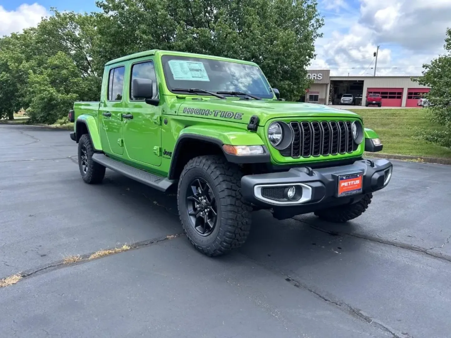 2025 /Black Leather Jeep Gladiator (1C6PJTAG0SL) with an 3.6L V6 24V VVT UPG I engine, Automatic transmission, located at 970 Woodlawn Dr., Farmington, MO, 63640, (573) 431-7800, 37.825642, -90.468674 - **Adventure Awaits: Drive Home the 2025 Jeep Gladiator from Pettus CDJR Farmington!**<br /> <br /> Are you ready to elevate your weekend adventures or tackle your daily commute with confidence? The 2025 Jeep Gladiator, available now at Pettus CDJR Farmington, is your perfect partner for all occasion - Photo#0