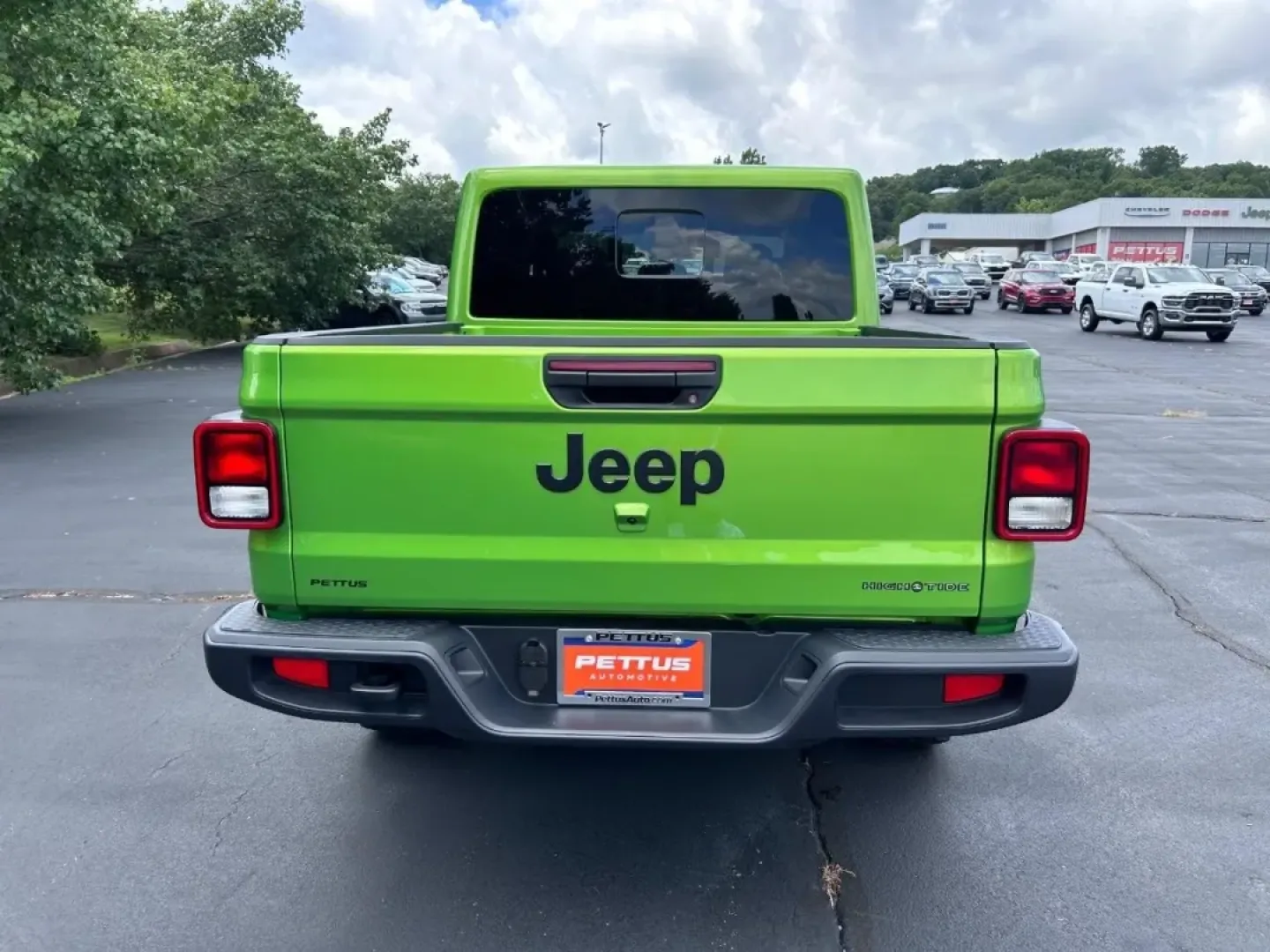 2025 /Black Leather Jeep Gladiator (1C6PJTAG0SL) with an 3.6L V6 24V VVT UPG I engine, Automatic transmission, located at 970 Woodlawn Dr., Farmington, MO, 63640, (573) 431-7800, 37.825642, -90.468674 - **Adventure Awaits: Drive Home the 2025 Jeep Gladiator from Pettus CDJR Farmington!**<br /> <br /> Are you ready to elevate your weekend adventures or tackle your daily commute with confidence? The 2025 Jeep Gladiator, available now at Pettus CDJR Farmington, is your perfect partner for all occasion - Photo#3