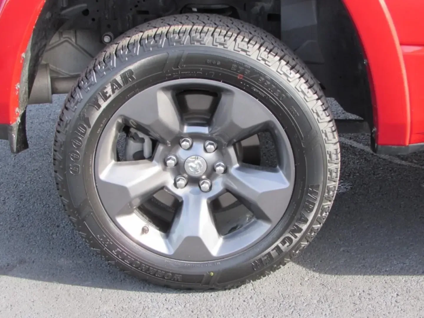 2022 /Black Ram 1500 Big Horn/Lone Star (1C6SRFFT3NN) with an Other engine, located at 12830 Highway 21, De Soto, MO, 63020, (636) 337-7777, 38.153099, -90.573624 - **Experience Unmatched Capability and Comfort with the 2022 Ram 1500 at Pettus CDJR DeSoto!**<br /> <br /> Are you ready to elevate your lifestyle with a truck that perfectly balances rugged performance and refined comfort? Look no further than the 2022 Ram 1500, available now at Pettus CDJR DeSoto - Photo#10