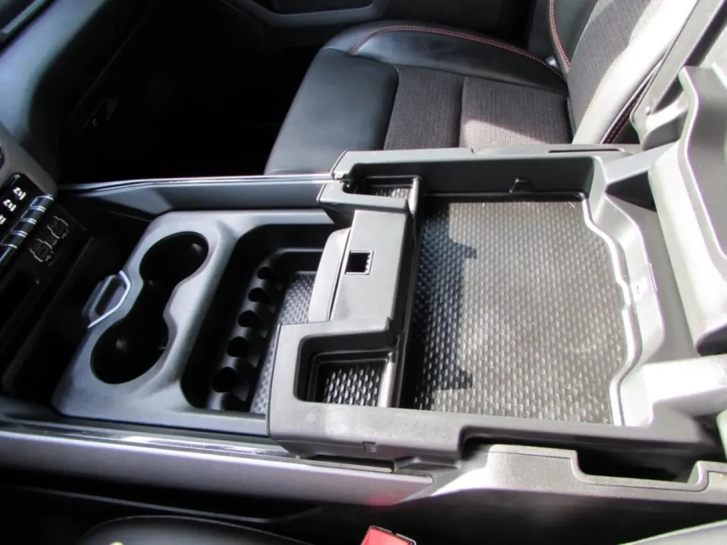 2022 /Black Ram 1500 Big Horn/Lone Star (1C6SRFFT3NN) with an Other engine, located at 12830 Highway 21, De Soto, MO, 63020, (636) 337-7777, 38.153099, -90.573624 - **Experience Unmatched Capability and Comfort with the 2022 Ram 1500 at Pettus CDJR DeSoto!**<br /> <br /> Are you ready to elevate your lifestyle with a truck that perfectly balances rugged performance and refined comfort? Look no further than the 2022 Ram 1500, available now at Pettus CDJR DeSoto - Photo#26