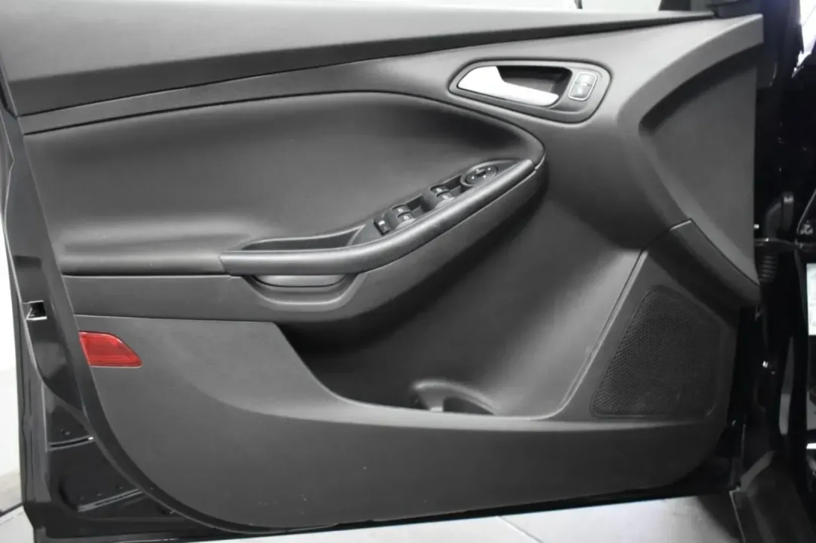 2017 /Charcoal Black Cloth Ford Focus SE (1FADP3F26HL) with an Other engine, Automatic transmission, located at 12830 Highway 21, De Soto, MO, 63020, (636) 337-7777, 38.153099, -90.573624 - **Discover Your Adventure with This 2017 Ford Focus SE!** <br /> <br /> Are you looking for a reliable and stylish sedan that effortlessly balances comfort, efficiency, and technology? Look no further than the 2017 Ford Focus SE, available now at Pettus CDJR DeSoto, your trusted used car dealer loca - Photo#11