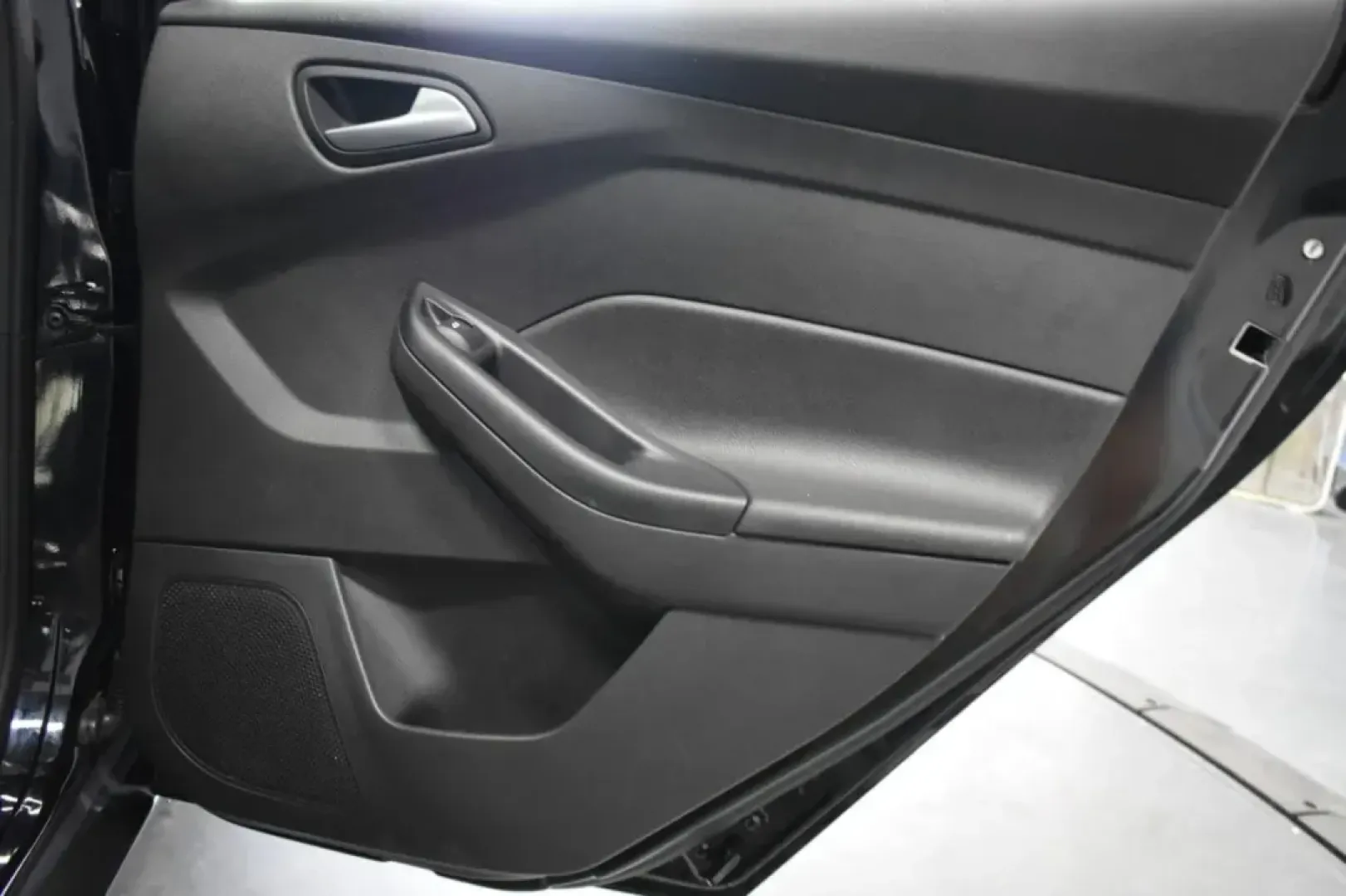2017 /Charcoal Black Cloth Ford Focus SE (1FADP3F26HL) with an Other engine, Automatic transmission, located at 12830 Highway 21, De Soto, MO, 63020, (636) 337-7777, 38.153099, -90.573624 - **Discover Your Adventure with This 2017 Ford Focus SE!** <br /> <br /> Are you looking for a reliable and stylish sedan that effortlessly balances comfort, efficiency, and technology? Look no further than the 2017 Ford Focus SE, available now at Pettus CDJR DeSoto, your trusted used car dealer loca - Photo#18