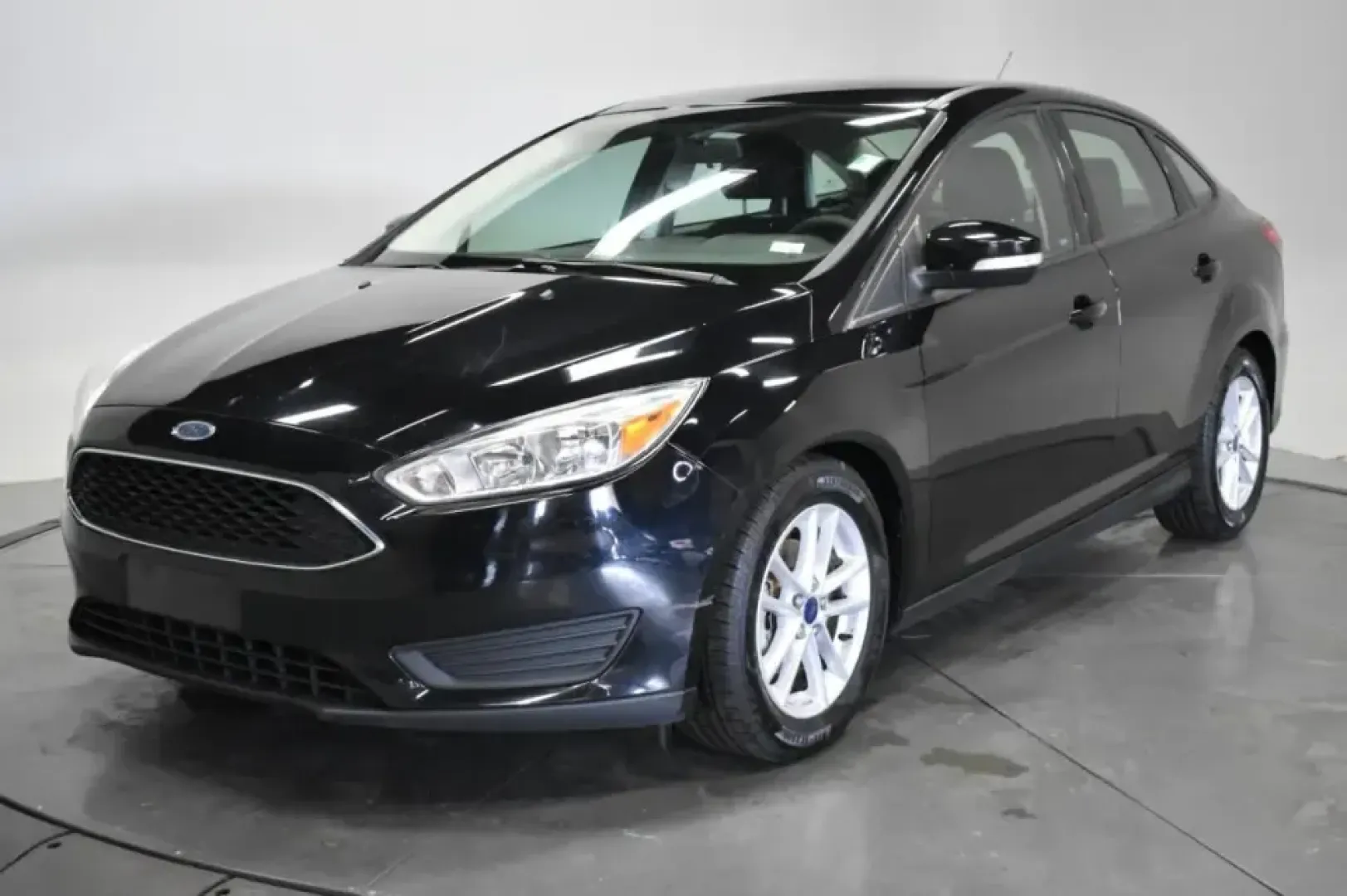 2017 /Black Ford Focus SE (1FADP3F26HL) with an 2.0L L4 DOHC 16V engine, Automatic transmission, located at 12830 Highway 21, De Soto, MO, 63020, (636) 337-7777, 38.153099, -90.573624 - **Discover Your Adventure with This 2017 Ford Focus SE!** <br /> <br /> Are you looking for a reliable and stylish sedan that effortlessly balances comfort, efficiency, and technology? Look no further than the 2017 Ford Focus SE, available now at Pettus CDJR DeSoto, your trusted used car dealer loca - Photo#2