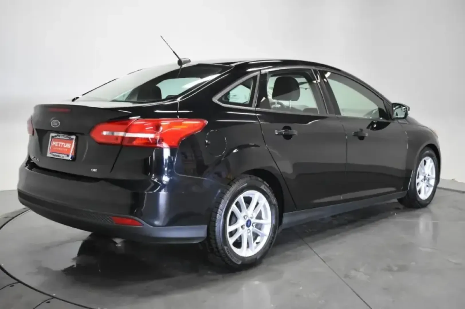 2017 /Black Ford Focus SE (1FADP3F26HL) with an 2.0L L4 DOHC 16V engine, Automatic transmission, located at 12830 Highway 21, De Soto, MO, 63020, (636) 337-7777, 38.153099, -90.573624 - **Discover Your Adventure with This 2017 Ford Focus SE!** <br /> <br /> Are you looking for a reliable and stylish sedan that effortlessly balances comfort, efficiency, and technology? Look no further than the 2017 Ford Focus SE, available now at Pettus CDJR DeSoto, your trusted used car dealer loca - Photo#6