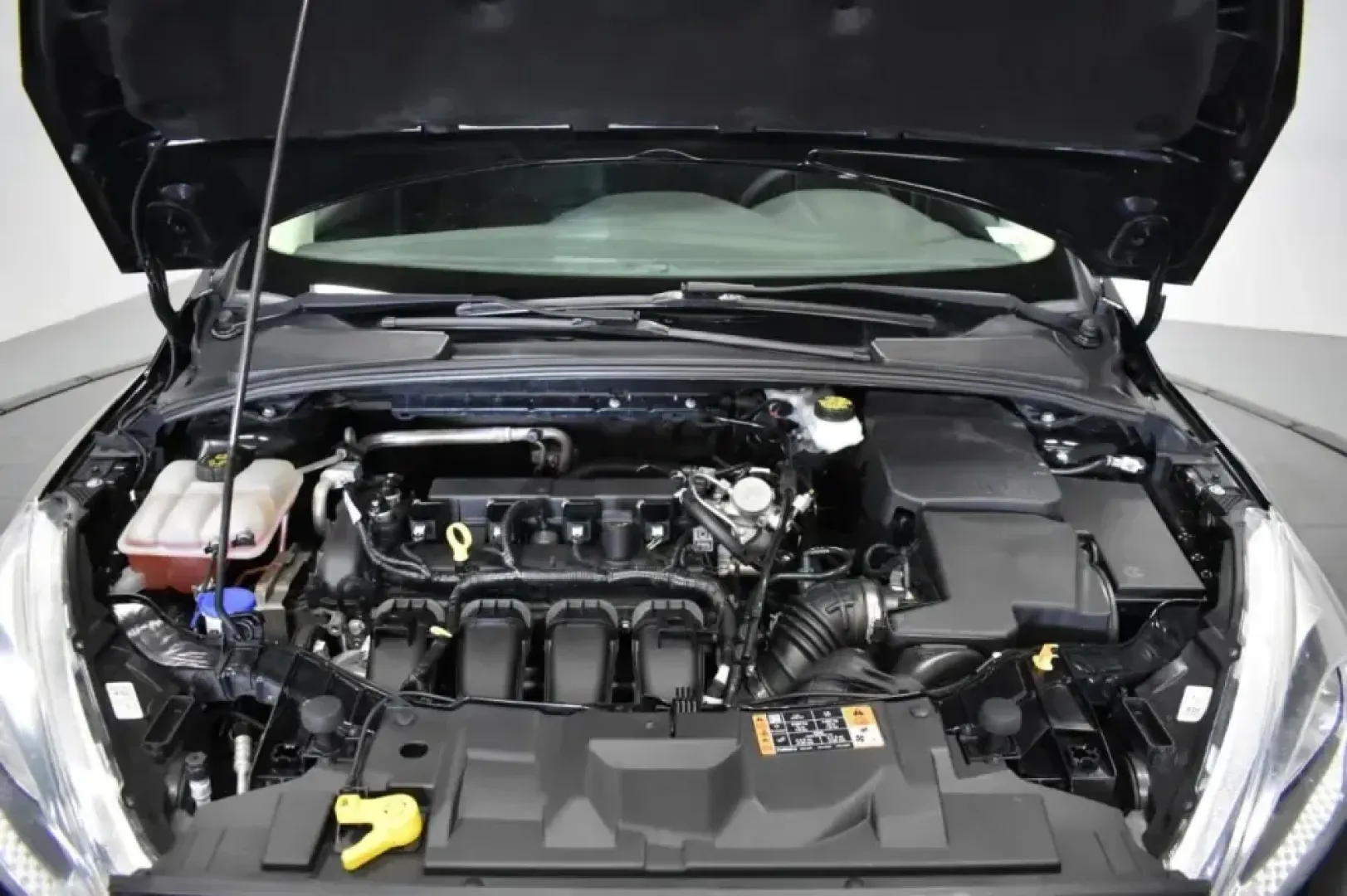 2017 /Black Ford Focus SE (1FADP3F26HL) with an 2.0L L4 DOHC 16V engine, Automatic transmission, located at 12830 Highway 21, De Soto, MO, 63020, (636) 337-7777, 38.153099, -90.573624 - **Discover Your Adventure with This 2017 Ford Focus SE!** <br /> <br /> Are you looking for a reliable and stylish sedan that effortlessly balances comfort, efficiency, and technology? Look no further than the 2017 Ford Focus SE, available now at Pettus CDJR DeSoto, your trusted used car dealer loca - Photo#8