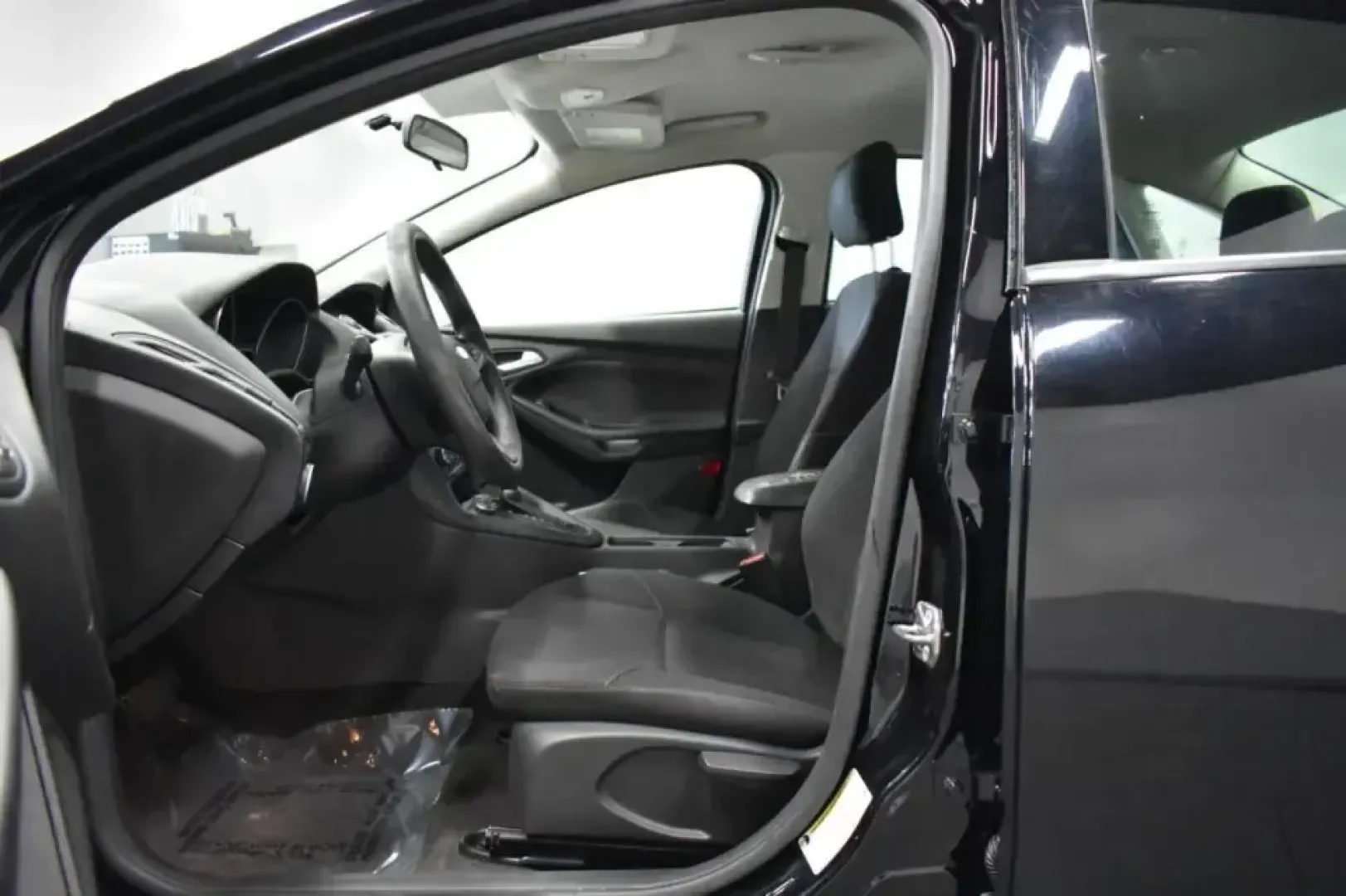 2017 /Black Ford Focus SE (1FADP3F26HL) with an 2.0L L4 DOHC 16V engine, Automatic transmission, located at 12830 Highway 21, De Soto, MO, 63020, (636) 337-7777, 38.153099, -90.573624 - **Discover Your Adventure with This 2017 Ford Focus SE!** <br /> <br /> Are you looking for a reliable and stylish sedan that effortlessly balances comfort, efficiency, and technology? Look no further than the 2017 Ford Focus SE, available now at Pettus CDJR DeSoto, your trusted used car dealer loca - Photo#12