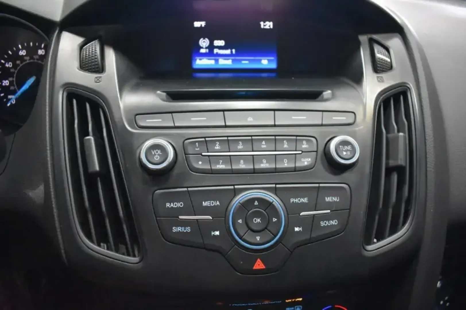 2017 /Black Ford Focus SE (1FADP3F26HL) with an 2.0L L4 DOHC 16V engine, Automatic transmission, located at 12830 Highway 21, De Soto, MO, 63020, (636) 337-7777, 38.153099, -90.573624 - **Discover Your Adventure with This 2017 Ford Focus SE!** <br /> <br /> Are you looking for a reliable and stylish sedan that effortlessly balances comfort, efficiency, and technology? Look no further than the 2017 Ford Focus SE, available now at Pettus CDJR DeSoto, your trusted used car dealer loca - Photo#25