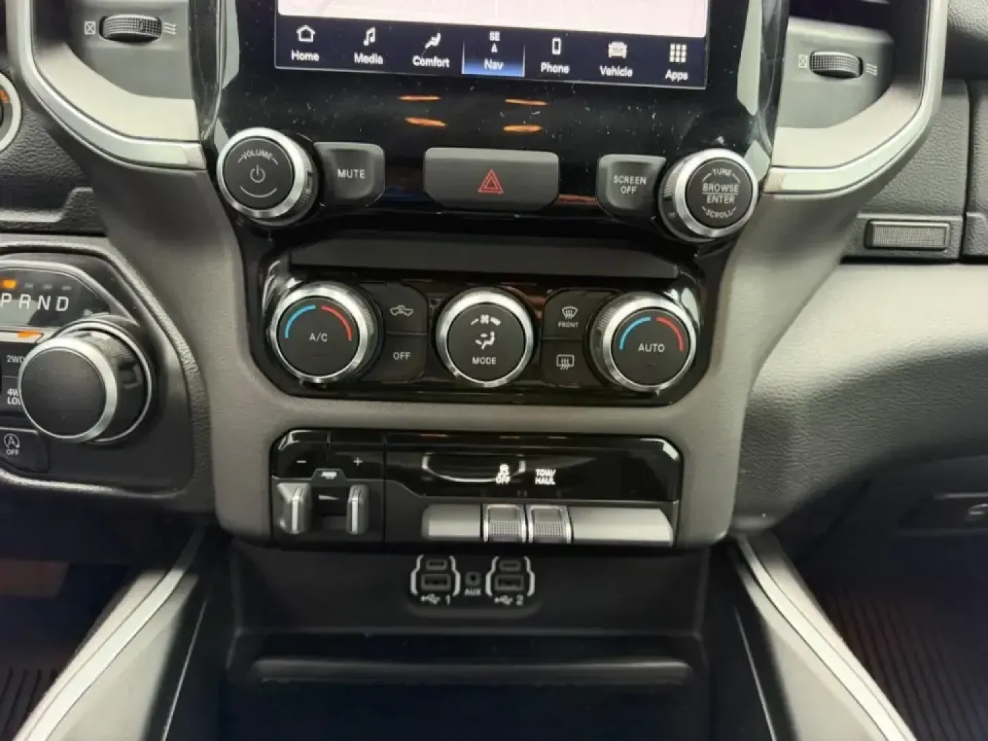 2022 /Black Cloth Ram 1500 4WD Big Horn Crew Cab (1C6SRFFT7NN) with an 5.7L engine, Automatic transmission, located at 970 Woodlawn Dr., Farmington, MO, 63640, (573) 431-7800, 37.825642, -90.468674 - Weekend projects, lake-day towing, and winter commutes in the Missouri hills all call for a truck that can switch roles without drama-and this **2022 Ram 1500 Big Horn/Lone Star 4x4** is built for exactly that lifestyle. Finished in **Diamond Black** with a **Black** interior, this full-size pickup - Photo#14