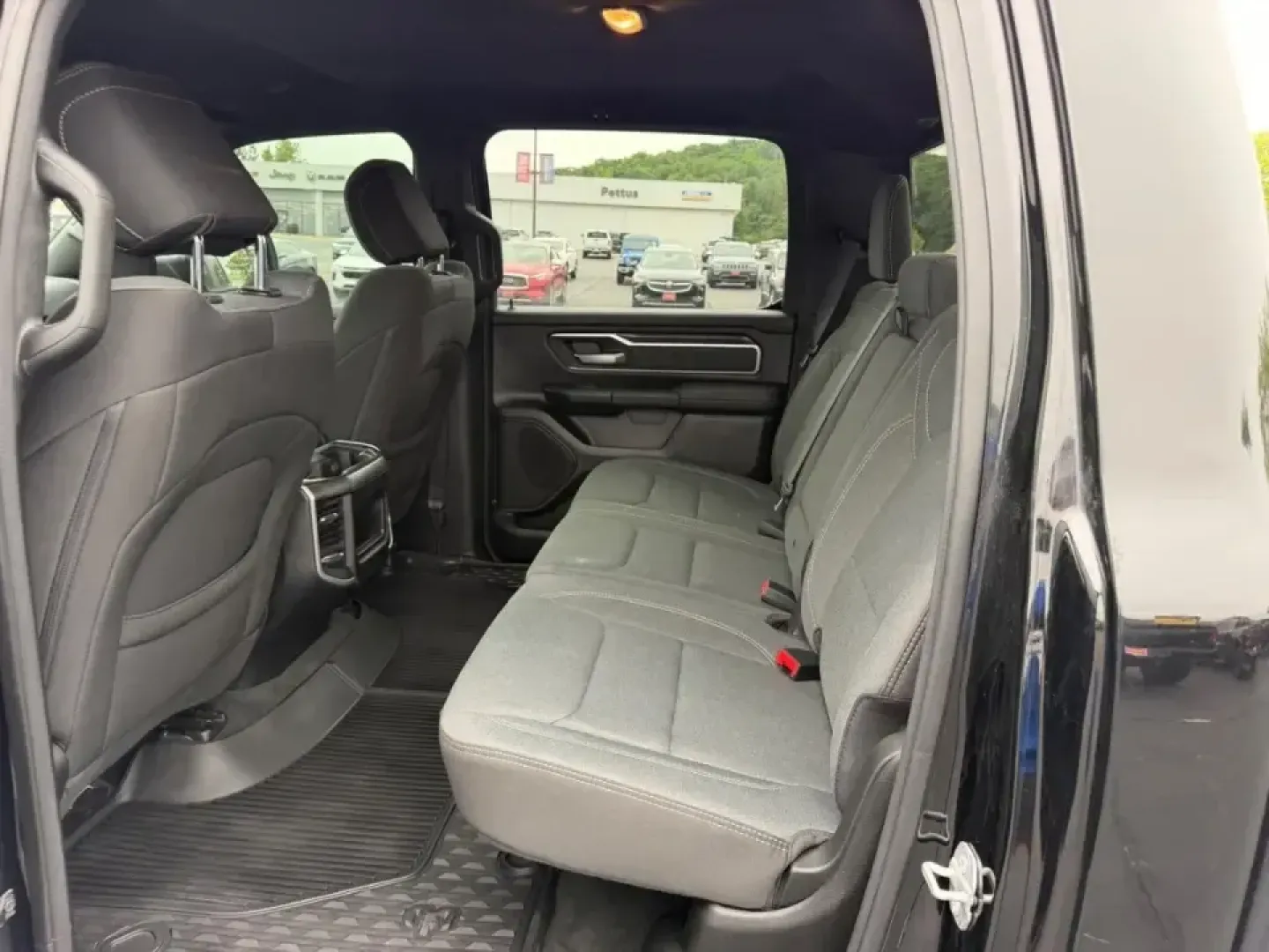 2022 /Black Cloth Ram 1500 4WD Big Horn Crew Cab (1C6SRFFT7NN) with an 5.7L engine, Automatic transmission, located at 970 Woodlawn Dr., Farmington, MO, 63640, (573) 431-7800, 37.825642, -90.468674 - Weekend projects, lake-day towing, and winter commutes in the Missouri hills all call for a truck that can switch roles without drama-and this **2022 Ram 1500 Big Horn/Lone Star 4x4** is built for exactly that lifestyle. Finished in **Diamond Black** with a **Black** interior, this full-size pickup - Photo#8