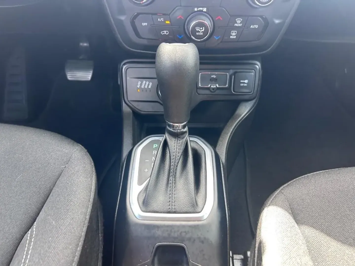 2021 /Black Cloth Jeep Renegade Sport (ZACNJDAB4MP) with an 2.4L I4 ZERO EVAP M-AIR engine, Automatic transmission, located at 970 Woodlawn Dr., Farmington, MO, 63640, (573) 431-7800, 37.825642, -90.468674 - **Adventure Awaits: Explore the Open Roads with the 2021 Jeep Renegade!**<br /> <br /> Are you ready for your next adventure? Whether you're navigating busy city streets, tackling off-road trails, or embarking on family road trips, the 2021 Jeep Renegade is the perfect companion for all your journey - Photo#15