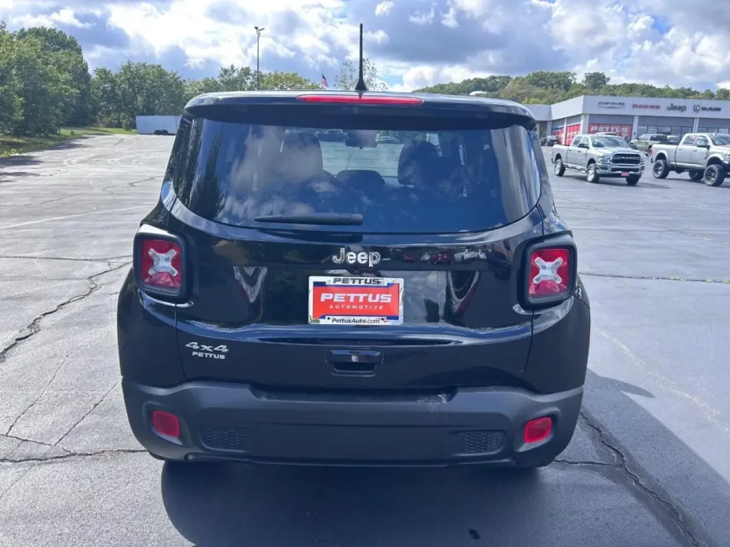 2021 /Black Cloth Jeep Renegade Sport (ZACNJDAB4MP) with an 2.4L I4 ZERO EVAP M-AIR engine, Automatic transmission, located at 970 Woodlawn Dr., Farmington, MO, 63640, (573) 431-7800, 37.825642, -90.468674 - **Adventure Awaits: Explore the Open Roads with the 2021 Jeep Renegade!**<br /> <br /> Are you ready for your next adventure? Whether you're navigating busy city streets, tackling off-road trails, or embarking on family road trips, the 2021 Jeep Renegade is the perfect companion for all your journey - Photo#3