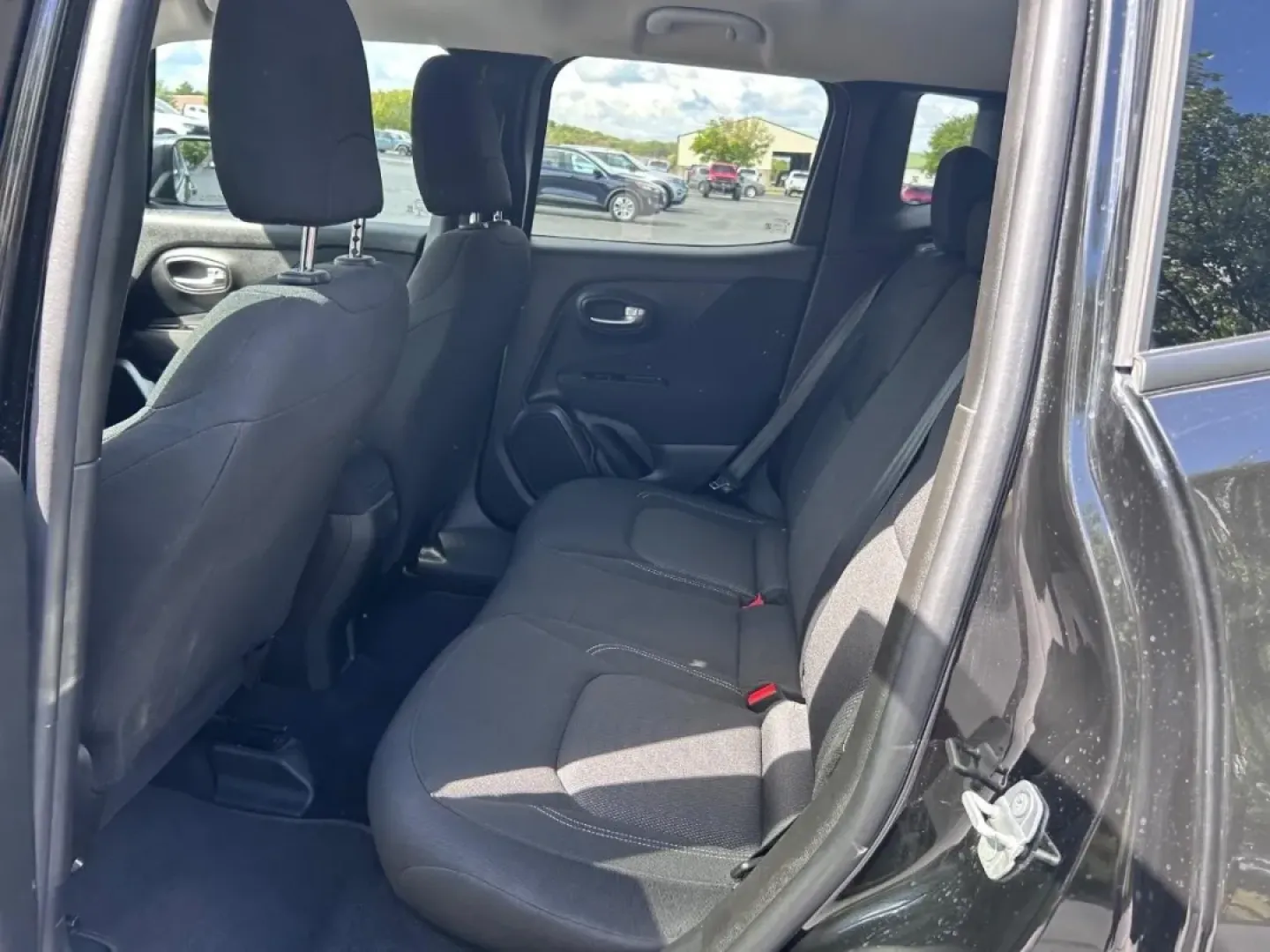 2021 /Black Cloth Jeep Renegade Sport (ZACNJDAB4MP) with an 2.4L I4 ZERO EVAP M-AIR engine, Automatic transmission, located at 970 Woodlawn Dr., Farmington, MO, 63640, (573) 431-7800, 37.825642, -90.468674 - **Adventure Awaits: Explore the Open Roads with the 2021 Jeep Renegade!**<br /> <br /> Are you ready for your next adventure? Whether you're navigating busy city streets, tackling off-road trails, or embarking on family road trips, the 2021 Jeep Renegade is the perfect companion for all your journey - Photo#8