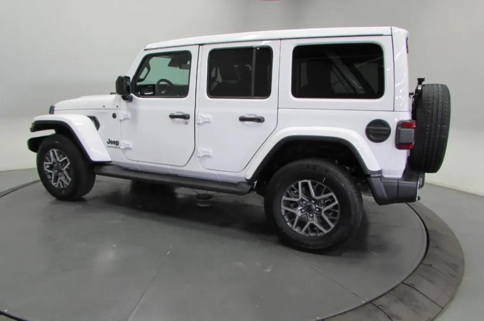 2025 /Black Leather Jeep Wrangler Sahara (1C4PJXEG5SW) with an Other engine, Automatic transmission, located at 12830 Highway 21, De Soto, MO, 63020, (636) 337-7777, 38.153099, -90.573624 - ### Discover Your Adventure with the 2025 Jeep Wrangler Sahara at Pettus CDJR DeSoto<br /> <br /> If you're ready to elevate your lifestyle and explore the great outdoors, the 2025 Jeep Wrangler Sahara is your ticket to exhilarating adventures! This rugged yet refined SUV is perfect for weekend geta - Photo#4