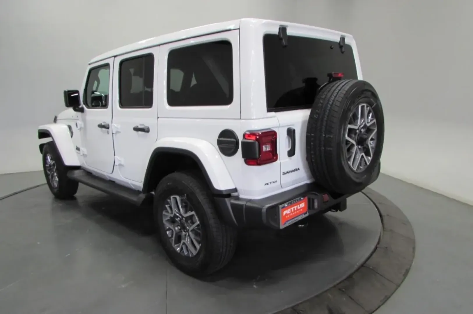 2025 /Black Leather Jeep Wrangler Sahara (1C4PJXEG5SW) with an Other engine, Automatic transmission, located at 12830 Highway 21, De Soto, MO, 63020, (636) 337-7777, 38.153099, -90.573624 - ### Discover Your Adventure with the 2025 Jeep Wrangler Sahara at Pettus CDJR DeSoto<br /> <br /> If you're ready to elevate your lifestyle and explore the great outdoors, the 2025 Jeep Wrangler Sahara is your ticket to exhilarating adventures! This rugged yet refined SUV is perfect for weekend geta - Photo#5