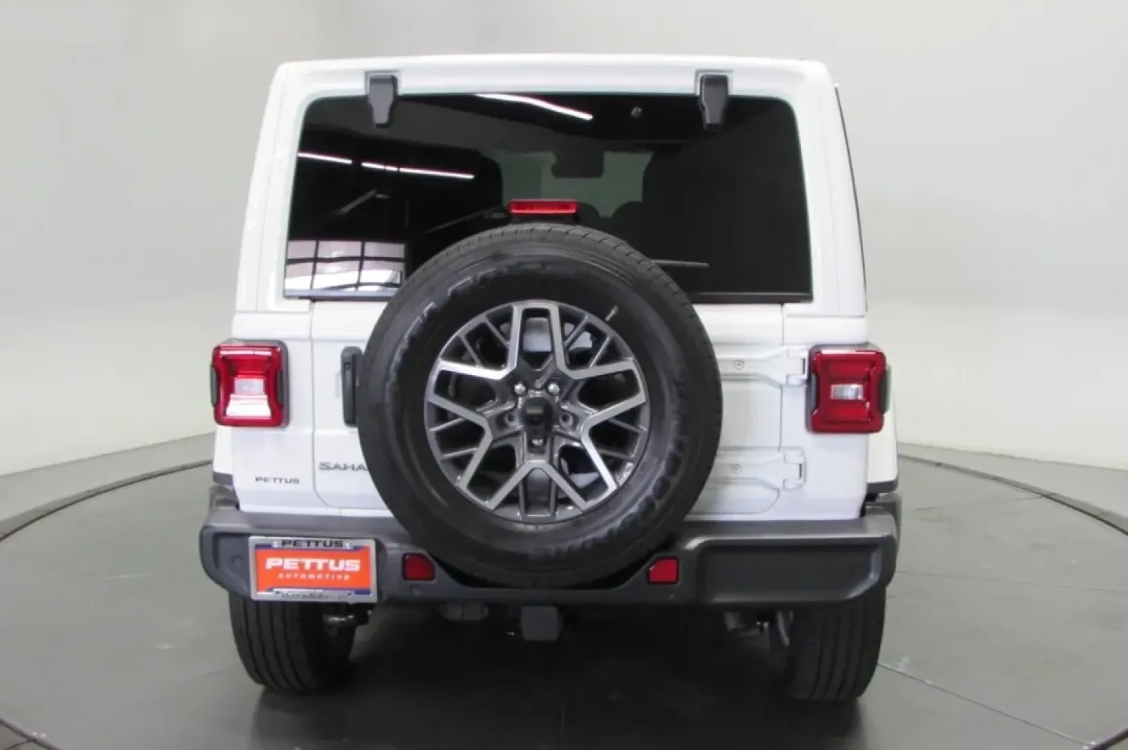 2025 /Black Leather Jeep Wrangler Sahara (1C4PJXEG5SW) with an Other engine, Automatic transmission, located at 12830 Highway 21, De Soto, MO, 63020, (636) 337-7777, 38.153099, -90.573624 - ### Discover Your Adventure with the 2025 Jeep Wrangler Sahara at Pettus CDJR DeSoto<br /> <br /> If you're ready to elevate your lifestyle and explore the great outdoors, the 2025 Jeep Wrangler Sahara is your ticket to exhilarating adventures! This rugged yet refined SUV is perfect for weekend geta - Photo#6