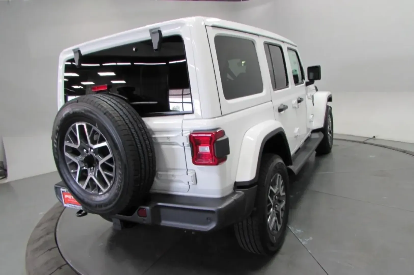 2025 /Black Leather Jeep Wrangler Sahara (1C4PJXEG5SW) with an Other engine, Automatic transmission, located at 12830 Highway 21, De Soto, MO, 63020, (636) 337-7777, 38.153099, -90.573624 - ### Discover Your Adventure with the 2025 Jeep Wrangler Sahara at Pettus CDJR DeSoto<br /> <br /> If you're ready to elevate your lifestyle and explore the great outdoors, the 2025 Jeep Wrangler Sahara is your ticket to exhilarating adventures! This rugged yet refined SUV is perfect for weekend geta - Photo#7