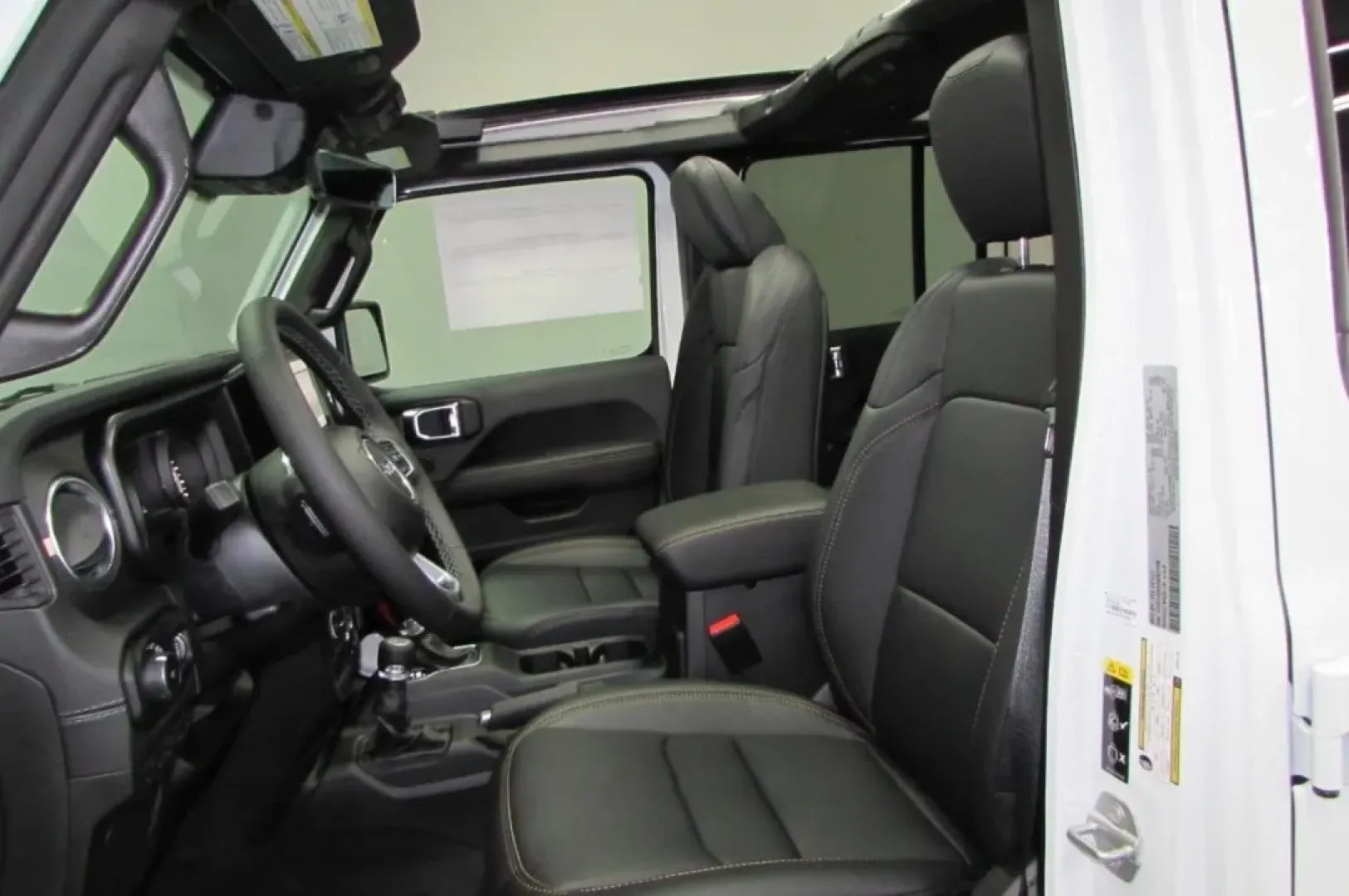 2025 /Black Leather Jeep Wrangler Sahara (1C4PJXEG5SW) with an Other engine, Automatic transmission, located at 12830 Highway 21, De Soto, MO, 63020, (636) 337-7777, 38.153099, -90.573624 - ### Discover Your Adventure with the 2025 Jeep Wrangler Sahara at Pettus CDJR DeSoto<br /> <br /> If you're ready to elevate your lifestyle and explore the great outdoors, the 2025 Jeep Wrangler Sahara is your ticket to exhilarating adventures! This rugged yet refined SUV is perfect for weekend geta - Photo#13