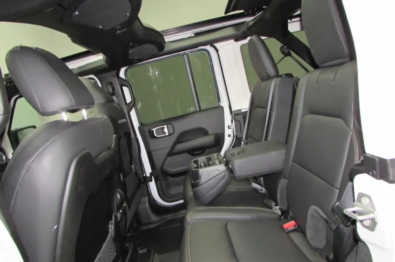 2025 /Black Leather Jeep Wrangler Sahara (1C4PJXEG5SW) with an Other engine, Automatic transmission, located at 12830 Highway 21, De Soto, MO, 63020, (636) 337-7777, 38.153099, -90.573624 - ### Discover Your Adventure with the 2025 Jeep Wrangler Sahara at Pettus CDJR DeSoto<br /> <br /> If you're ready to elevate your lifestyle and explore the great outdoors, the 2025 Jeep Wrangler Sahara is your ticket to exhilarating adventures! This rugged yet refined SUV is perfect for weekend geta - Photo#25
