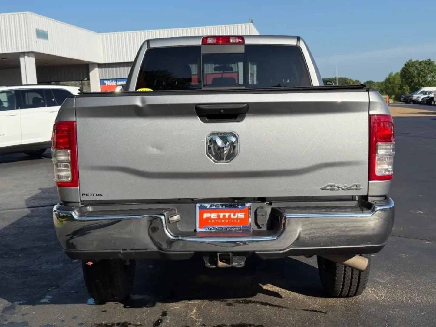 2020 /Diesel Gray/Black Cloth Ram 2500 Tradesman (3C6UR5CJ6LG) with an 6.4L Heavy Duty V8 HEMI engine, Automatic transmission, located at 970 Woodlawn Dr., Farmington, MO, 63640, (573) 431-7800, 37.825642, -90.468674 - If you're looking for a rugged and reliable truck that can tackle both work and play, the 2020 Ram 2500 4WD Tradesman Crew Cab is the perfect fit for your lifestyle. Whether you need to haul heavy loads for your job, transport the family to weekend adventures, or navigate through snowy Farmington ro - Photo#2