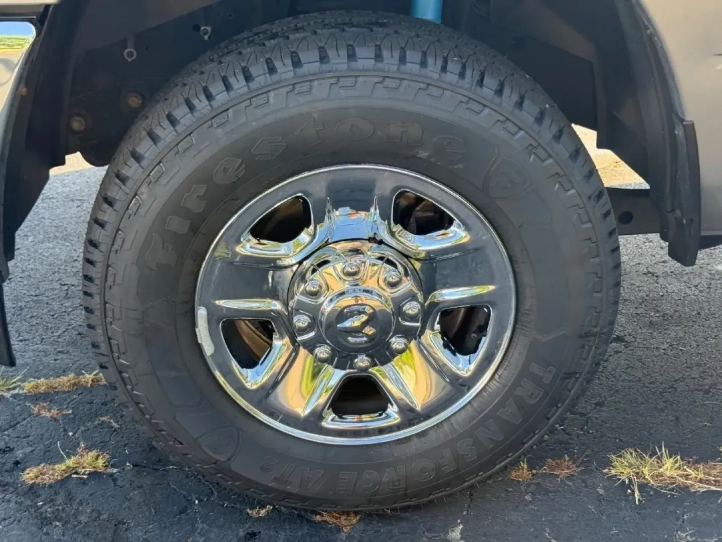 2020 /Diesel Gray/Black Cloth Ram 2500 Tradesman (3C6UR5CJ6LG) with an 6.4L Heavy Duty V8 HEMI engine, Automatic transmission, located at 970 Woodlawn Dr., Farmington, MO, 63640, (573) 431-7800, 37.825642, -90.468674 - If you're looking for a rugged and reliable truck that can tackle both work and play, the 2020 Ram 2500 4WD Tradesman Crew Cab is the perfect fit for your lifestyle. Whether you need to haul heavy loads for your job, transport the family to weekend adventures, or navigate through snowy Farmington ro - Photo#6