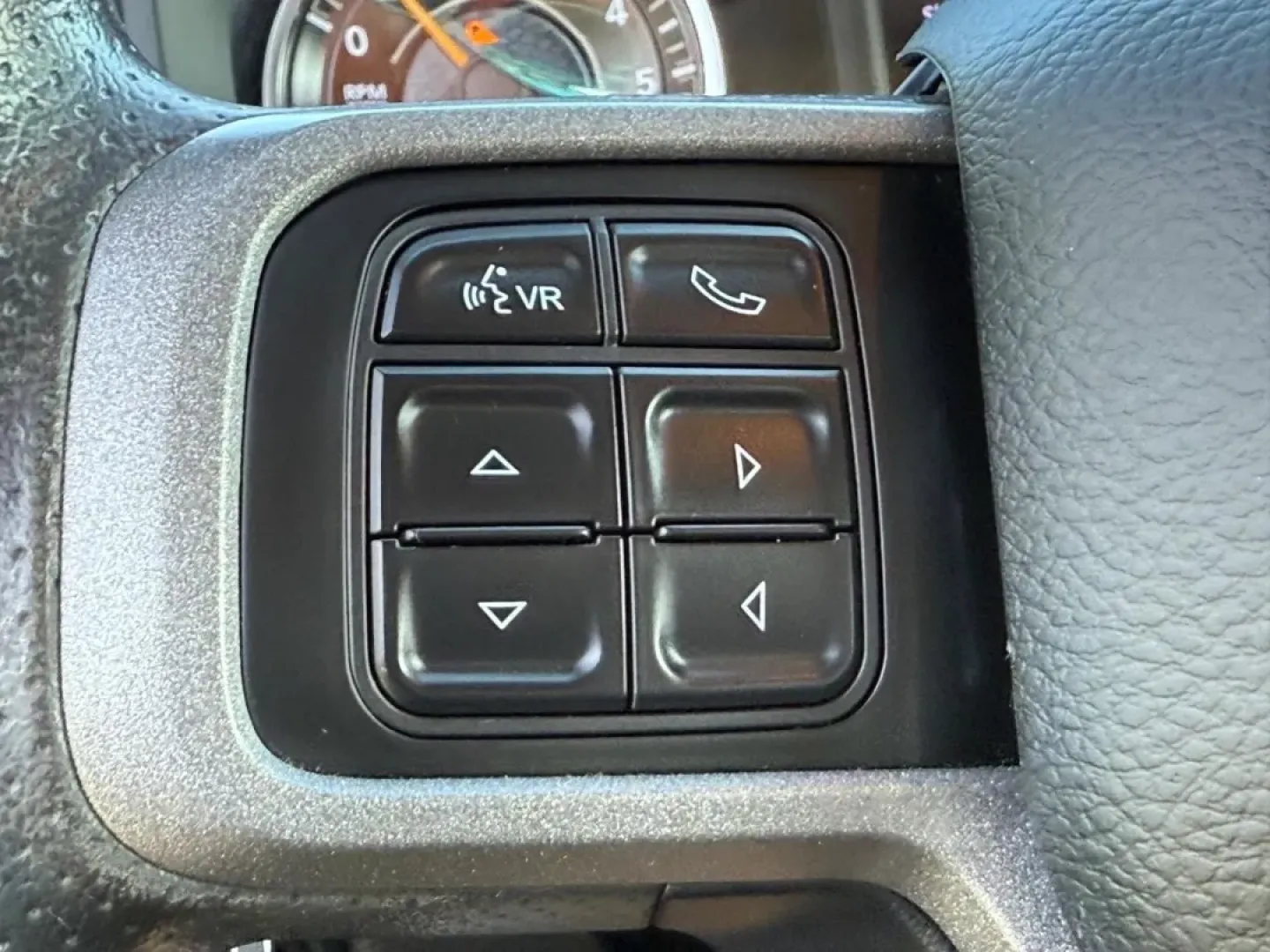2020 /Diesel Gray/Black Cloth Ram 2500 Tradesman (3C6UR5CJ6LG) with an 6.4L Heavy Duty V8 HEMI engine, Automatic transmission, located at 970 Woodlawn Dr., Farmington, MO, 63640, (573) 431-7800, 37.825642, -90.468674 - If you're looking for a rugged and reliable truck that can tackle both work and play, the 2020 Ram 2500 4WD Tradesman Crew Cab is the perfect fit for your lifestyle. Whether you need to haul heavy loads for your job, transport the family to weekend adventures, or navigate through snowy Farmington ro - Photo#13