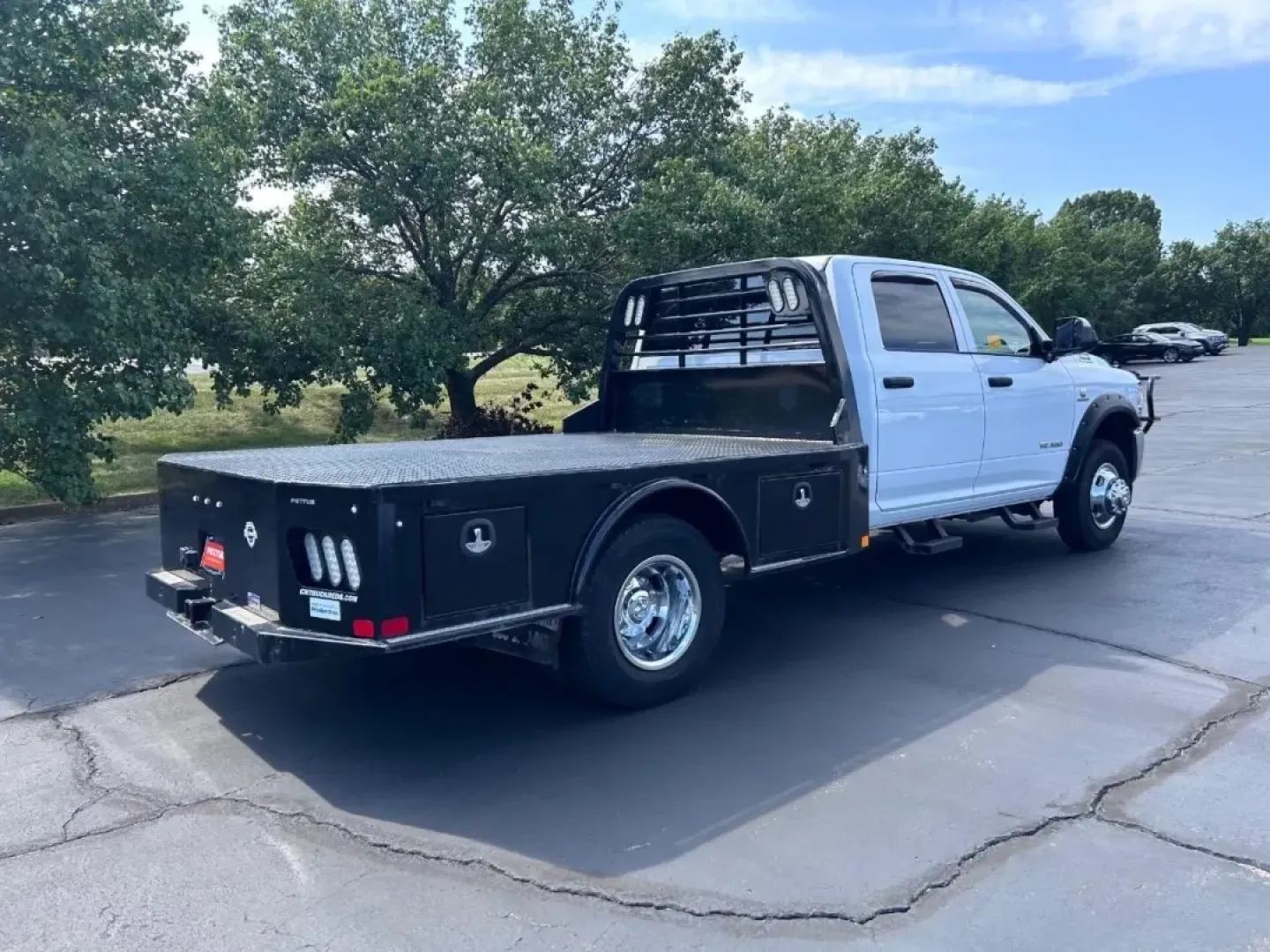 2022 /Diesel Gray/Black Leather Ram 3500 Tradesman (3C7WRTCL9NG) with an Straight 6 Turbocharged Diesel engine, located at 970 Woodlawn Dr., Farmington, MO, 63640, (573) 431-7800, 37.825642, -90.468674 - **Unleash Your Adventures with the 2022 Ram 3500 Chassis Cab at Pettus CDJR Farmington!**<br /> <br /> Are you ready to elevate your work or weekend adventures? Whether you're hauling equipment for your job or towing your favorite toys for a weekend getaway, the 2022 Ram 3500 Chassis Cab is designed - Photo#2