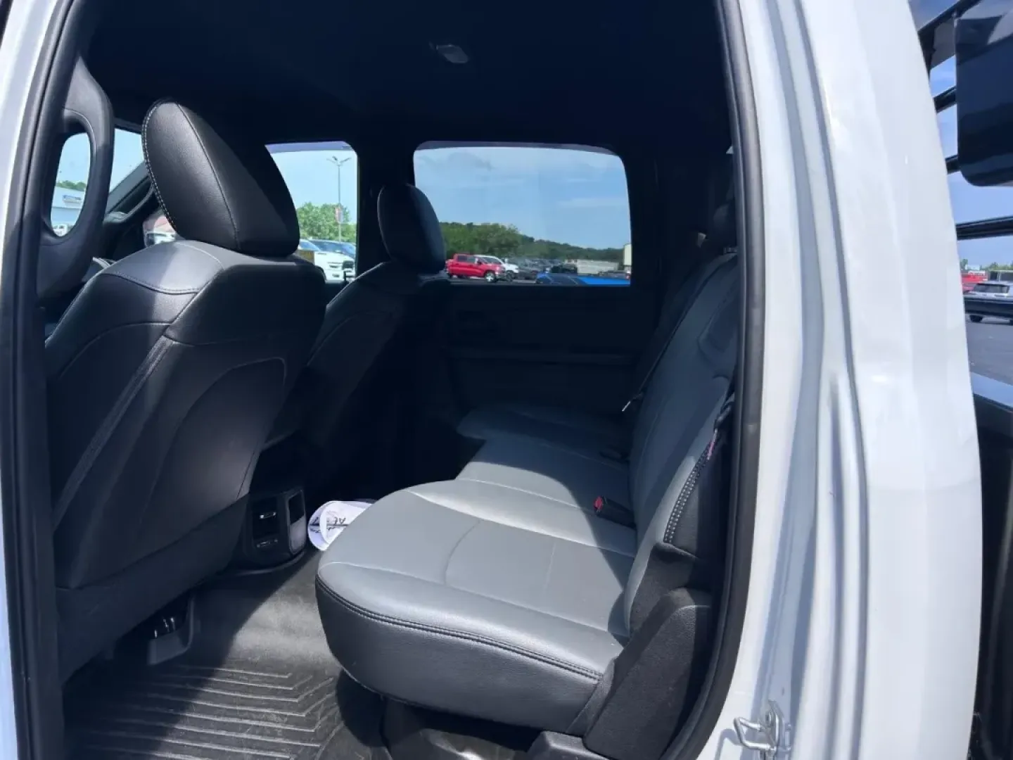 2022 /Diesel Gray/Black Leather Ram 3500 Tradesman (3C7WRTCL9NG) with an Straight 6 Turbocharged Diesel engine, located at 970 Woodlawn Dr., Farmington, MO, 63640, (573) 431-7800, 37.825642, -90.468674 - **Unleash Your Adventures with the 2022 Ram 3500 Chassis Cab at Pettus CDJR Farmington!**<br /> <br /> Are you ready to elevate your work or weekend adventures? Whether you're hauling equipment for your job or towing your favorite toys for a weekend getaway, the 2022 Ram 3500 Chassis Cab is designed - Photo#7