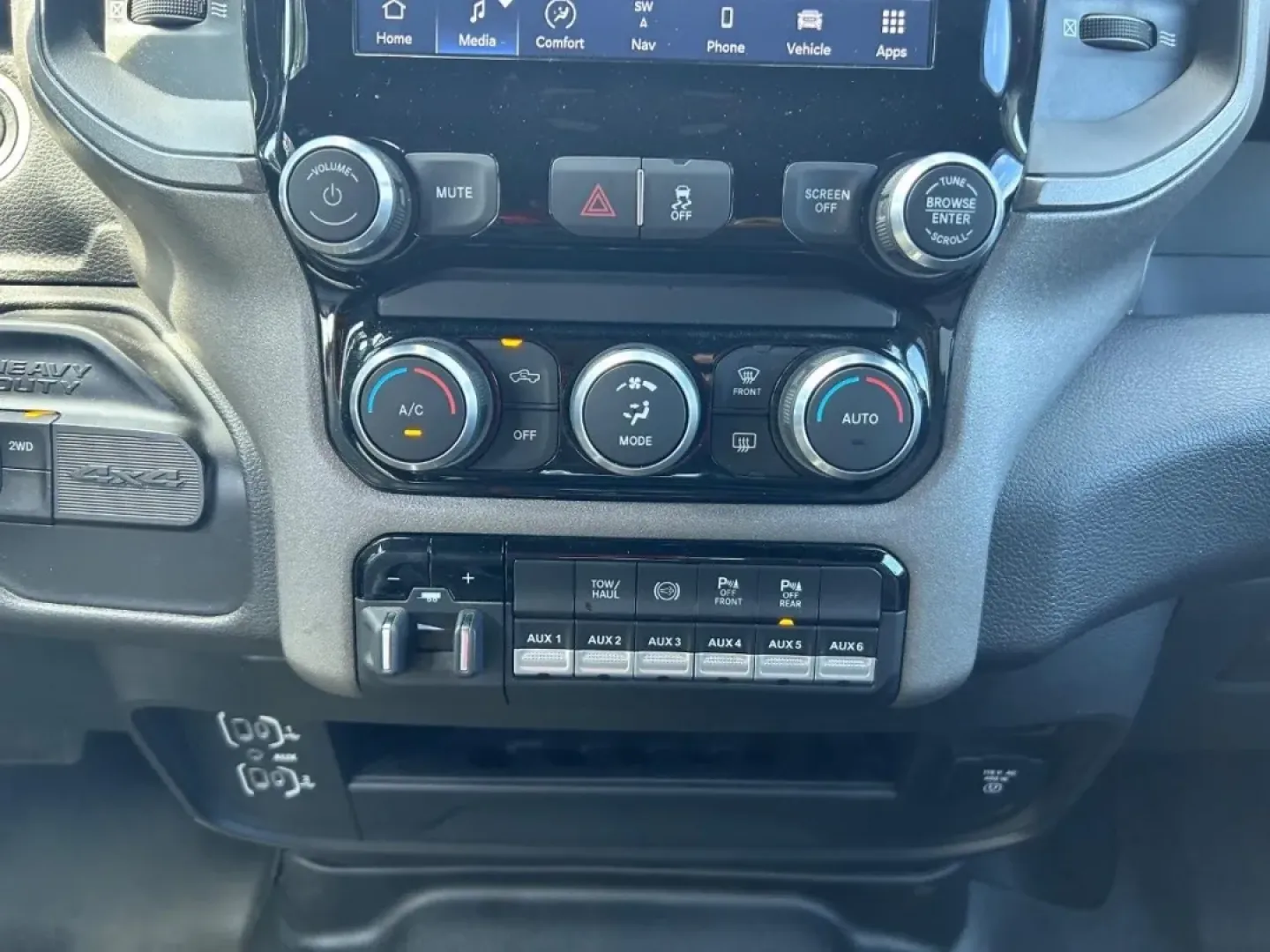 2022 /Diesel Gray/Black Leather Ram 3500 Tradesman (3C7WRTCL9NG) with an Straight 6 Turbocharged Diesel engine, located at 970 Woodlawn Dr., Farmington, MO, 63640, (573) 431-7800, 37.825642, -90.468674 - **Unleash Your Adventures with the 2022 Ram 3500 Chassis Cab at Pettus CDJR Farmington!**<br /> <br /> Are you ready to elevate your work or weekend adventures? Whether you're hauling equipment for your job or towing your favorite toys for a weekend getaway, the 2022 Ram 3500 Chassis Cab is designed - Photo#13