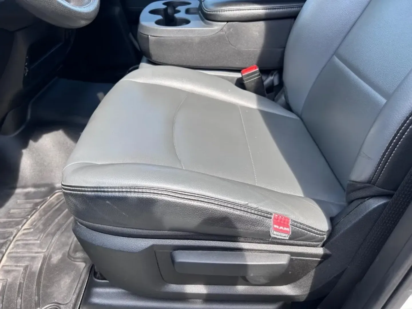 2022 /Diesel Gray/Black Leather Ram 3500 Tradesman (3C7WRTCL9NG) with an Straight 6 Turbocharged Diesel engine, located at 970 Woodlawn Dr., Farmington, MO, 63640, (573) 431-7800, 37.825642, -90.468674 - **Unleash Your Adventures with the 2022 Ram 3500 Chassis Cab at Pettus CDJR Farmington!**<br /> <br /> Are you ready to elevate your work or weekend adventures? Whether you're hauling equipment for your job or towing your favorite toys for a weekend getaway, the 2022 Ram 3500 Chassis Cab is designed - Photo#16