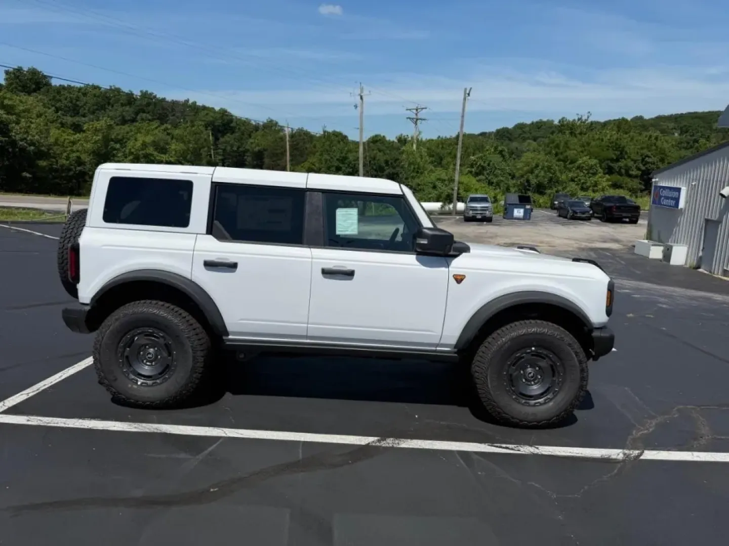 2025 /Black Onyx Leather Ford Bronco Badlands (1FMEE9BP0SL) with an 2.7L V6 Turbocharged engine, located at 12836 Highway 21, De Soto, MO, 63020, (636) 337-7777, 38.151867, -90.575615 - **Unleash Adventure with the 2025 Ford Bronco Badlands: Your Ultimate SUV for Weekend Getaways and Family Road Trips!**<br /> <br /> Are you ready to elevate your lifestyle and make every weekend an adventure? Introducing the 2025 Ford Bronco Badlands, the perfect SUV for those who crave off-road es - Photo#0