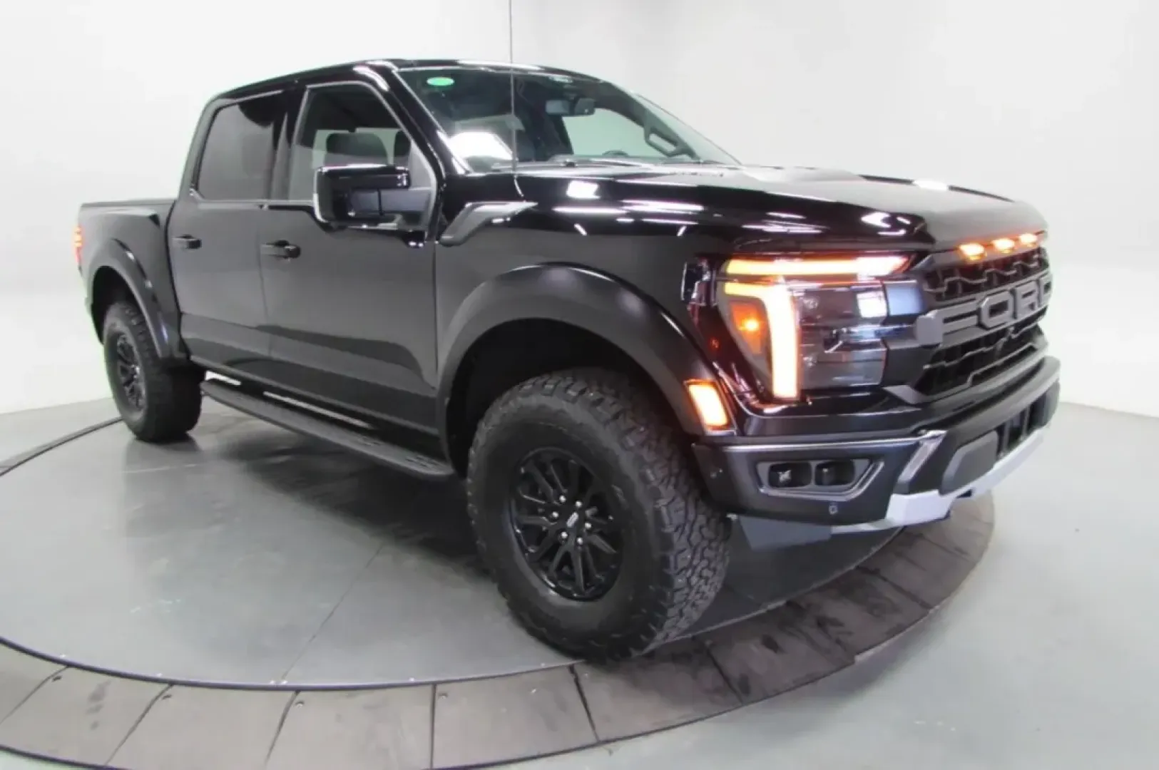 2025 /Black Leather Ford F-150 Raptor (1FTFW1RG0SF) with an 3.5L V6 EcoBoost High Output engine, Automatic transmission, located at 12836 Highway 21, De Soto, MO, 63020, (636) 337-7777, 38.151867, -90.575615 - **Unleash Adventure with the 2025 Ford F-150 Raptor at Pettus Ford De Soto!**<br /> <br /> Are you ready to elevate your outdoor adventures and daily commutes? Look no further than the stunning 2025 Ford F-150 Raptor, a powerhouse truck designed for those who crave both rugged performance and sophis - Photo#32