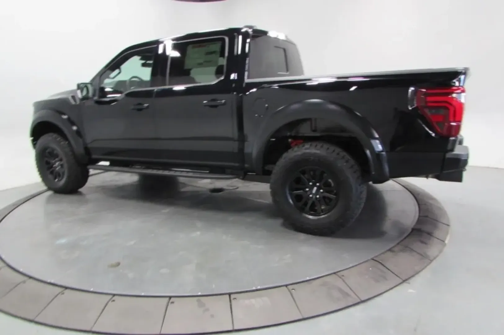 2025 /Black Leather Ford F-150 Raptor (1FTFW1RG0SF) with an 3.5L V6 EcoBoost High Output engine, Automatic transmission, located at 12836 Highway 21, De Soto, MO, 63020, (636) 337-7777, 38.151867, -90.575615 - **Unleash Adventure with the 2025 Ford F-150 Raptor at Pettus Ford De Soto!**<br /> <br /> Are you ready to elevate your outdoor adventures and daily commutes? Look no further than the stunning 2025 Ford F-150 Raptor, a powerhouse truck designed for those who crave both rugged performance and sophis - Photo#38
