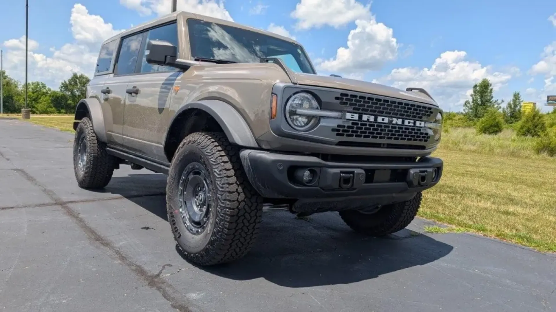 2025 /Black Onyx Leather Ford Bronco Badlands (1FMEE9BP8SL) with an 2.7L V6 Turbocharged engine, located at 141 Commercial Dr, Fredericktown, MO, 63645, (573) 783-6432, 37.570087, -90.320648 - **Adventure Awaits: Embrace the Great Outdoors with the 2025 Ford Bronco Badlands**<br /> <br /> Are you ready to elevate your outdoor adventures and weekend getaways? Look no further than this stunning 2025 Ford Bronco Badlands, an SUV that combines rugged capability with cutting-edge technology, e - Photo#1