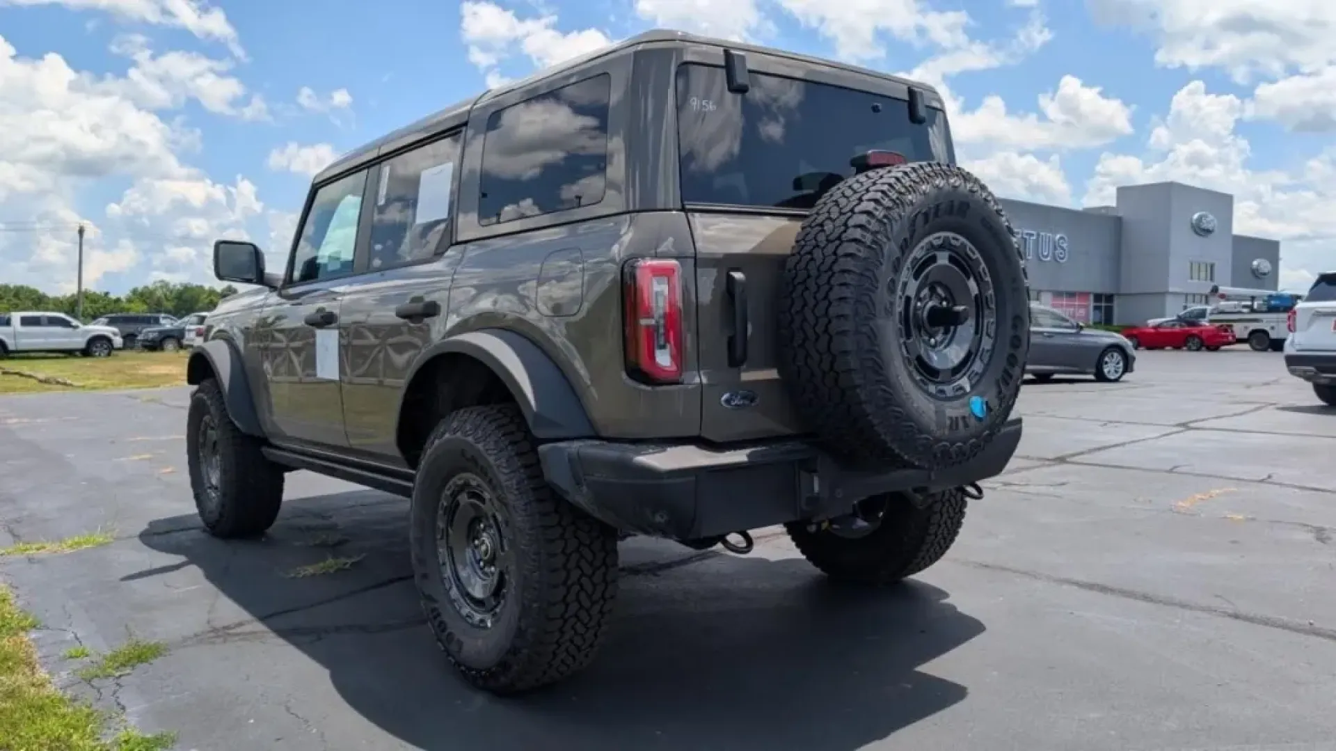 2025 /Black Onyx Leather Ford Bronco Badlands (1FMEE9BP8SL) with an 2.7L V6 Turbocharged engine, located at 141 Commercial Dr, Fredericktown, MO, 63645, (573) 783-6432, 37.570087, -90.320648 - **Adventure Awaits: Embrace the Great Outdoors with the 2025 Ford Bronco Badlands**<br /> <br /> Are you ready to elevate your outdoor adventures and weekend getaways? Look no further than this stunning 2025 Ford Bronco Badlands, an SUV that combines rugged capability with cutting-edge technology, e - Photo#3