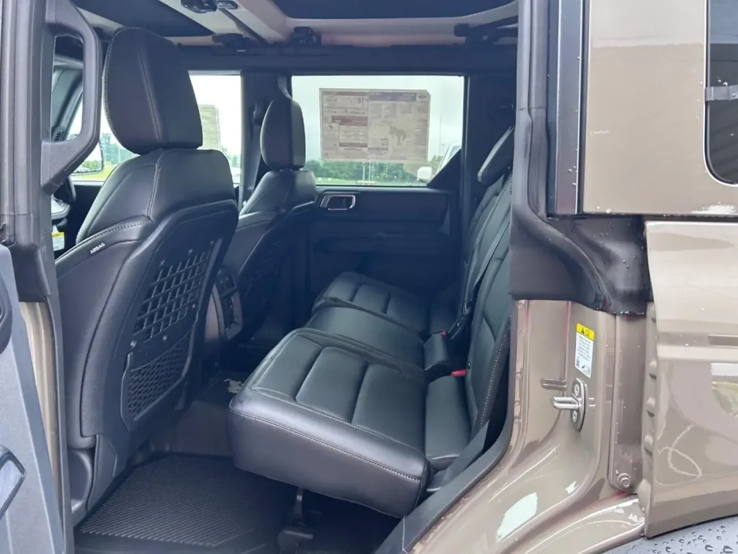 2025 /Black Onyx Leather Ford Bronco Badlands (1FMEE9BP8SL) with an 2.7L V6 Turbocharged engine, located at 141 Commercial Dr, Fredericktown, MO, 63645, (573) 783-6432, 37.570087, -90.320648 - **Adventure Awaits: Embrace the Great Outdoors with the 2025 Ford Bronco Badlands**<br /> <br /> Are you ready to elevate your outdoor adventures and weekend getaways? Look no further than this stunning 2025 Ford Bronco Badlands, an SUV that combines rugged capability with cutting-edge technology, e - Photo#8