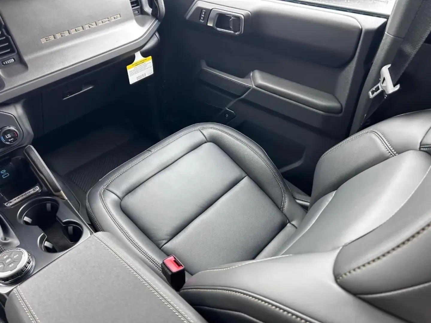 2025 /Black Onyx Leather Ford Bronco Badlands (1FMEE9BP8SL) with an 2.7L V6 Turbocharged engine, located at 141 Commercial Dr, Fredericktown, MO, 63645, (573) 783-6432, 37.570087, -90.320648 - **Adventure Awaits: Embrace the Great Outdoors with the 2025 Ford Bronco Badlands**<br /> <br /> Are you ready to elevate your outdoor adventures and weekend getaways? Look no further than this stunning 2025 Ford Bronco Badlands, an SUV that combines rugged capability with cutting-edge technology, e - Photo#16