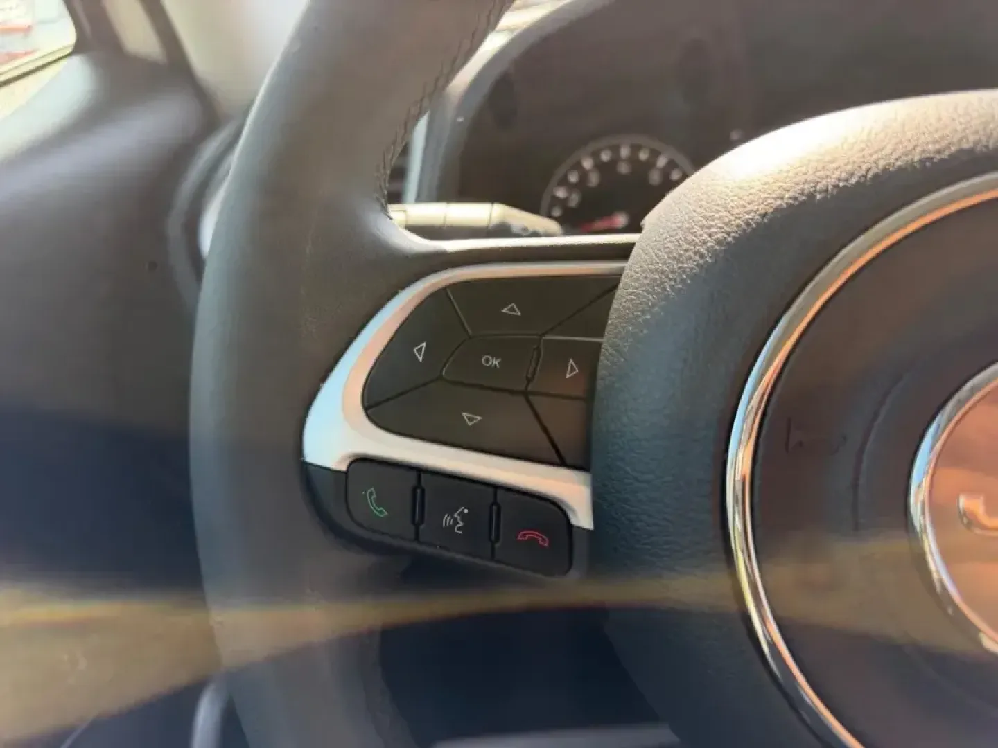 2020 /Black Cloth Jeep Renegade Latitude (ZACNJABB9LP) with an 2.4L I4 ZERO EVAP M-AIR engine, Automatic transmission, located at 970 Woodlawn Dr., Farmington, MO, 63640, (573) 431-7800, 37.825642, -90.468674 - Whether you're tackling a daily commute from Farmington to St. Louis, planning weekend getaways to Elephant Rocks State Park, or simply want a nimble SUV for errands around town, this 2020 Jeep Renegade Latitude is built for real-life Missouri driving. With its easy-to-park footprint, confident ride - Photo#12