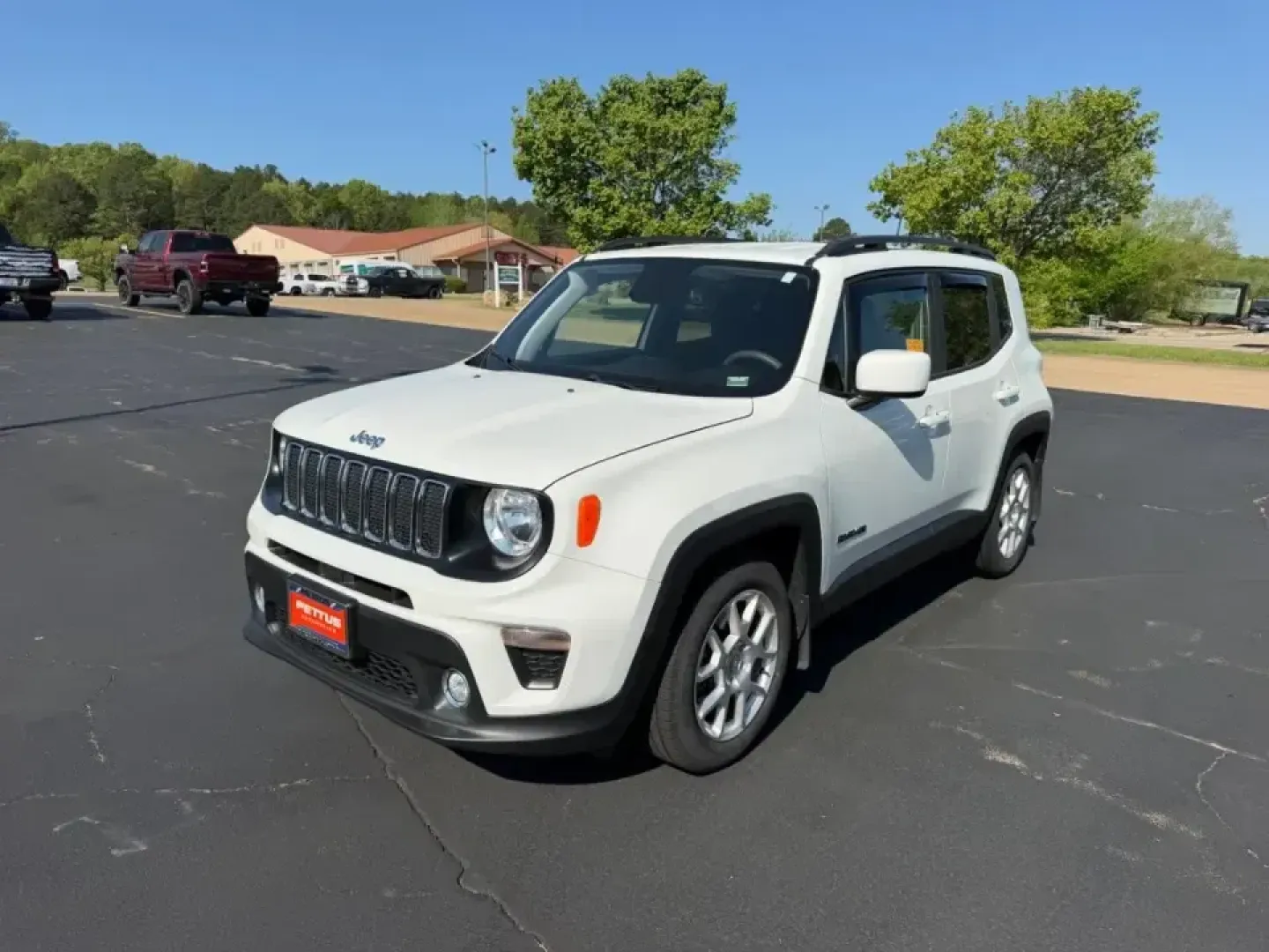 2020 /Black Cloth Jeep Renegade Latitude (ZACNJABB9LP) with an 2.4L I4 ZERO EVAP M-AIR engine, Automatic transmission, located at 970 Woodlawn Dr., Farmington, MO, 63640, (573) 431-7800, 37.825642, -90.468674 - Whether you're tackling a daily commute from Farmington to St. Louis, planning weekend getaways to Elephant Rocks State Park, or simply want a nimble SUV for errands around town, this 2020 Jeep Renegade Latitude is built for real-life Missouri driving. With its easy-to-park footprint, confident ride - Photo#7