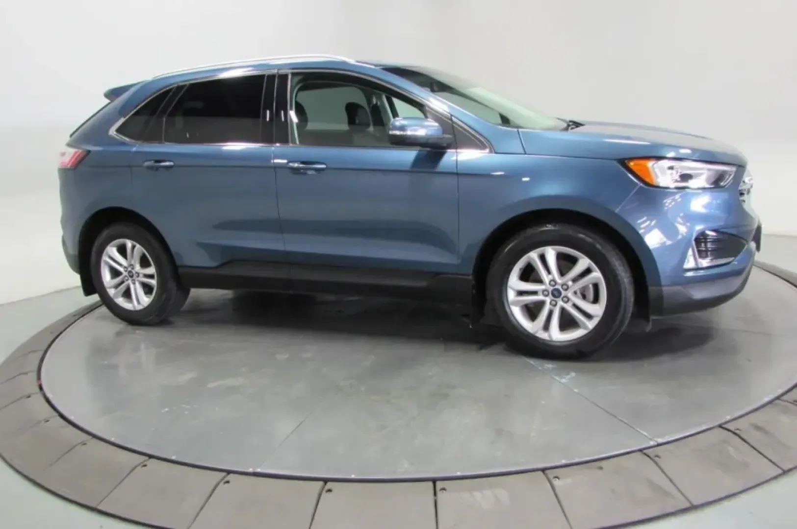 2019 /Ebony Leather Ford Edge SEL (2FMPK3J90KB) with an Other engine, Automatic transmission, located at 12836 Highway 21, De Soto, MO, 63020, (636) 337-7777, 38.151867, -90.575615 - **Explore New Adventures in a 2019 Ford Edge Perfect for Your Lifestyle!**<br /> <br /> Are you ready to elevate your everyday driving experience? Whether you're navigating through bustling city streets, embarking on a weekend getaway, or shuttling your family to school events, the 2019 Ford Edge i - Photo#3