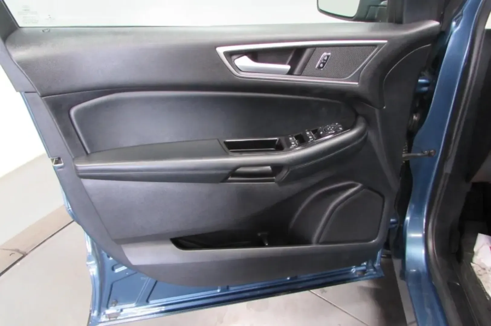 2019 /Ebony Leather Ford Edge SEL (2FMPK3J90KB) with an Other engine, Automatic transmission, located at 12836 Highway 21, De Soto, MO, 63020, (636) 337-7777, 38.151867, -90.575615 - **Explore New Adventures in a 2019 Ford Edge Perfect for Your Lifestyle!**<br /> <br /> Are you ready to elevate your everyday driving experience? Whether you're navigating through bustling city streets, embarking on a weekend getaway, or shuttling your family to school events, the 2019 Ford Edge i - Photo#11