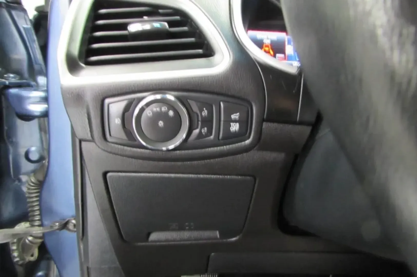 2019 /Ebony Leather Ford Edge SEL (2FMPK3J90KB) with an Other engine, Automatic transmission, located at 12836 Highway 21, De Soto, MO, 63020, (636) 337-7777, 38.151867, -90.575615 - **Explore New Adventures in a 2019 Ford Edge Perfect for Your Lifestyle!**<br /> <br /> Are you ready to elevate your everyday driving experience? Whether you're navigating through bustling city streets, embarking on a weekend getaway, or shuttling your family to school events, the 2019 Ford Edge i - Photo#13