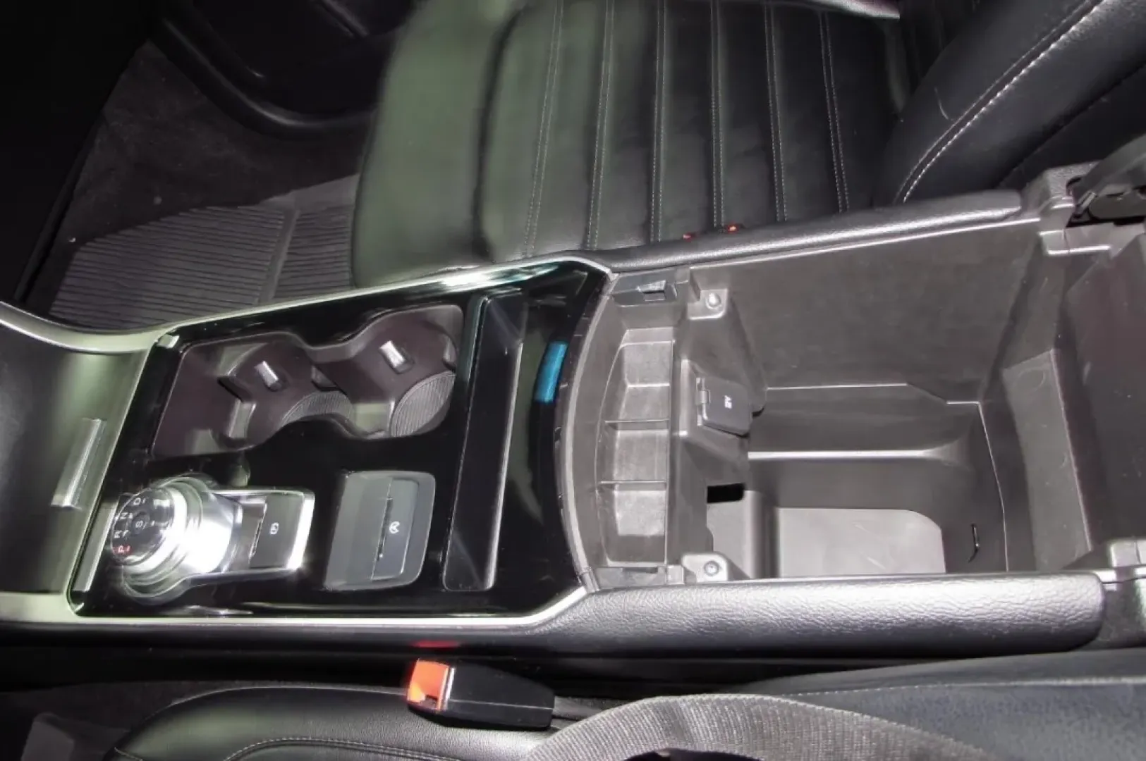 2019 /Ebony Leather Ford Edge SEL (2FMPK3J90KB) with an Other engine, Automatic transmission, located at 12836 Highway 21, De Soto, MO, 63020, (636) 337-7777, 38.151867, -90.575615 - **Explore New Adventures in a 2019 Ford Edge Perfect for Your Lifestyle!**<br /> <br /> Are you ready to elevate your everyday driving experience? Whether you're navigating through bustling city streets, embarking on a weekend getaway, or shuttling your family to school events, the 2019 Ford Edge i - Photo#22