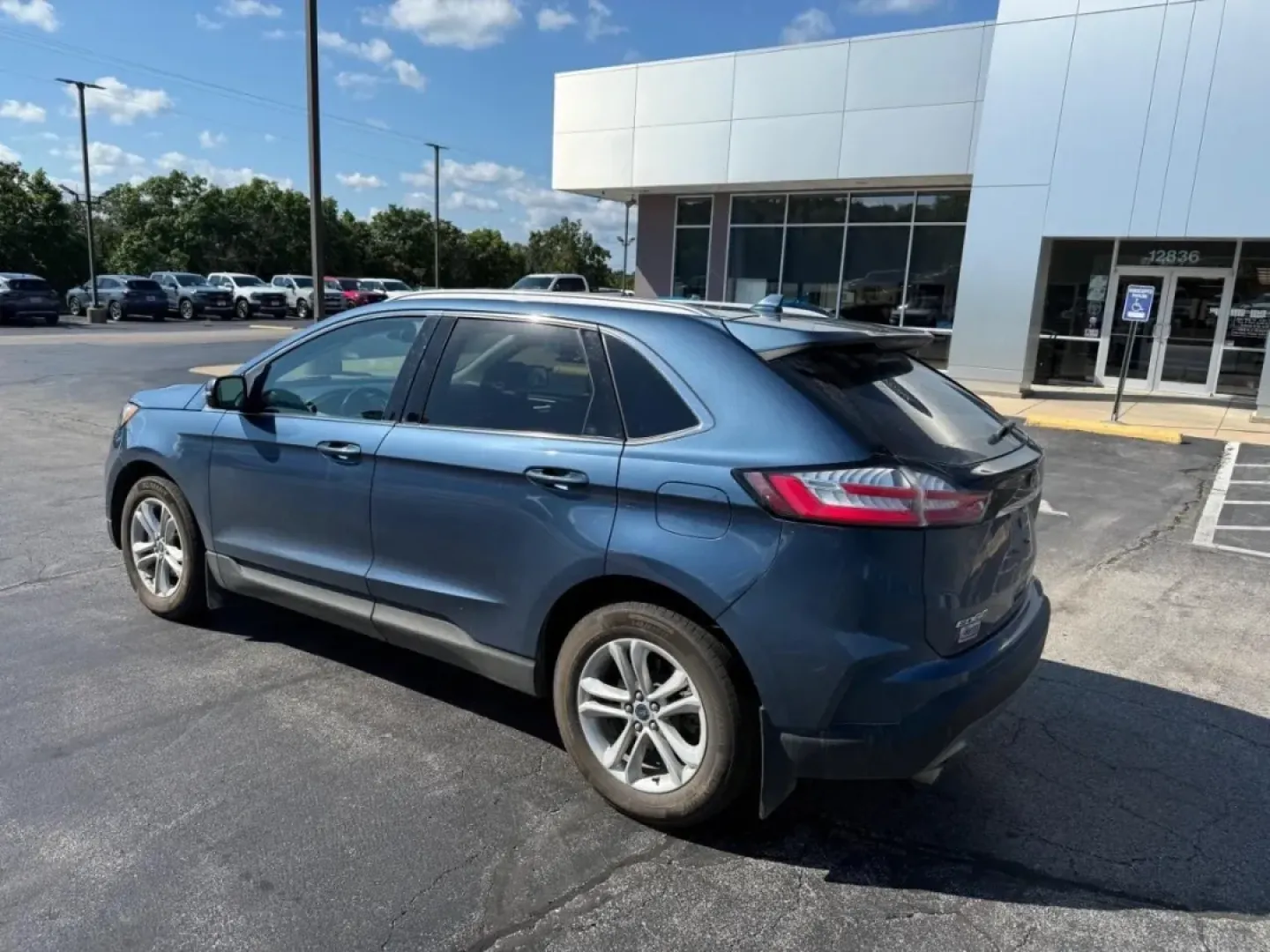 2019 /Ebony Leather Ford Edge SEL (2FMPK3J90KB) with an Other engine, Automatic transmission, located at 12836 Highway 21, De Soto, MO, 63020, (636) 337-7777, 38.151867, -90.575615 - **Explore New Adventures in a 2019 Ford Edge Perfect for Your Lifestyle!**<br /> <br /> Are you ready to elevate your everyday driving experience? Whether you're navigating through bustling city streets, embarking on a weekend getaway, or shuttling your family to school events, the 2019 Ford Edge i - Photo#34