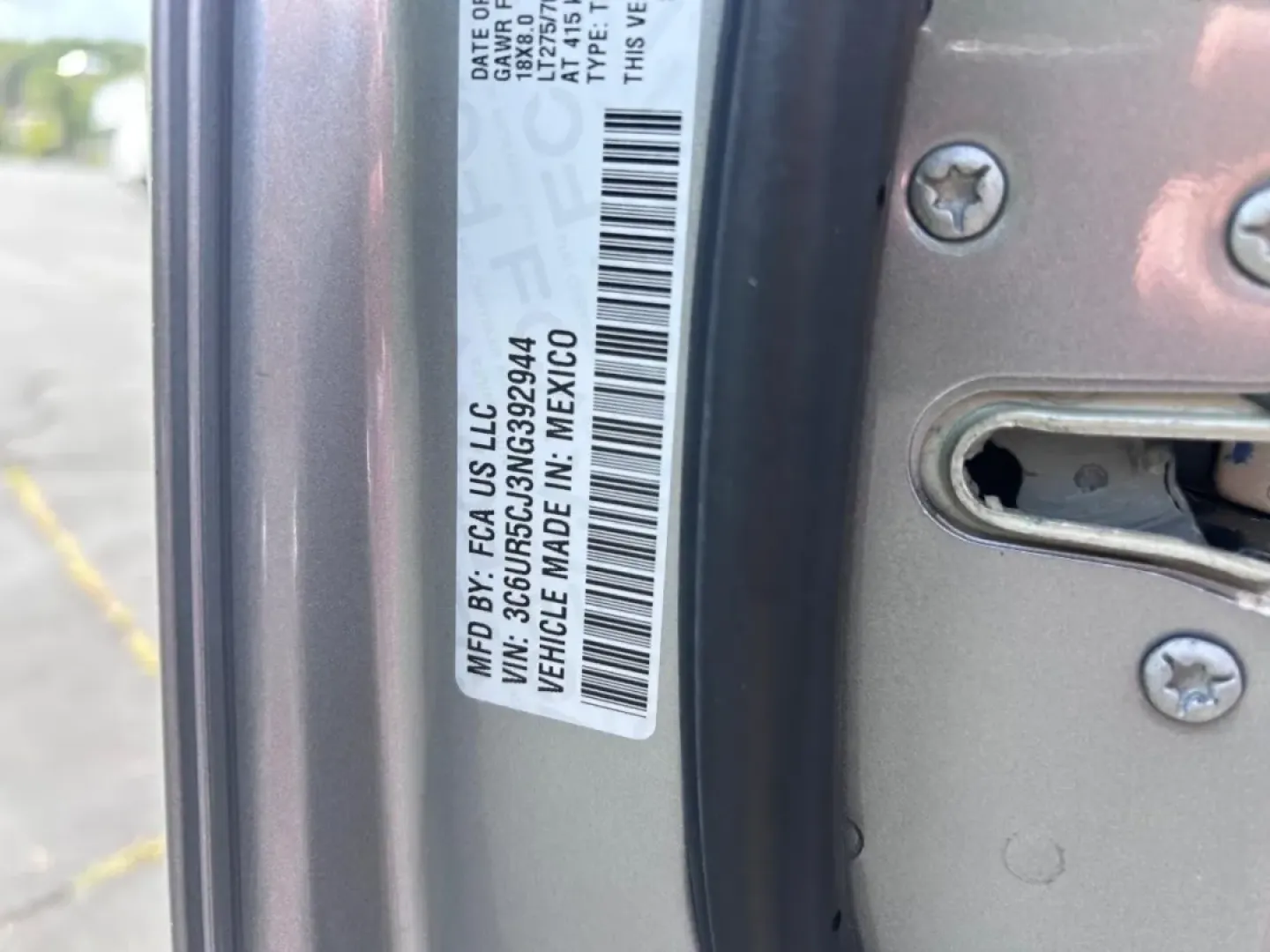 2022 /Diesel Gray/Black Cloth Ram 2500 Tradesman (3C6UR5CJ3NG) with an 6.4L V8 Heavy Duty HEMI MDS engine, located at 970 Woodlawn Dr., Farmington, MO, 63640, (573) 431-7800, 37.825642, -90.468674 - Experience the thrill of adventure and heavy-duty capability with this 2022 Ram 2500 4WD Tradesman Crew Cab, perfect for anyone seeking a robust vehicle that excels in both work and play. Whether you're hauling gear for a weekend getaway, towing a trailer for your next family trip, or navigating the - Photo#21