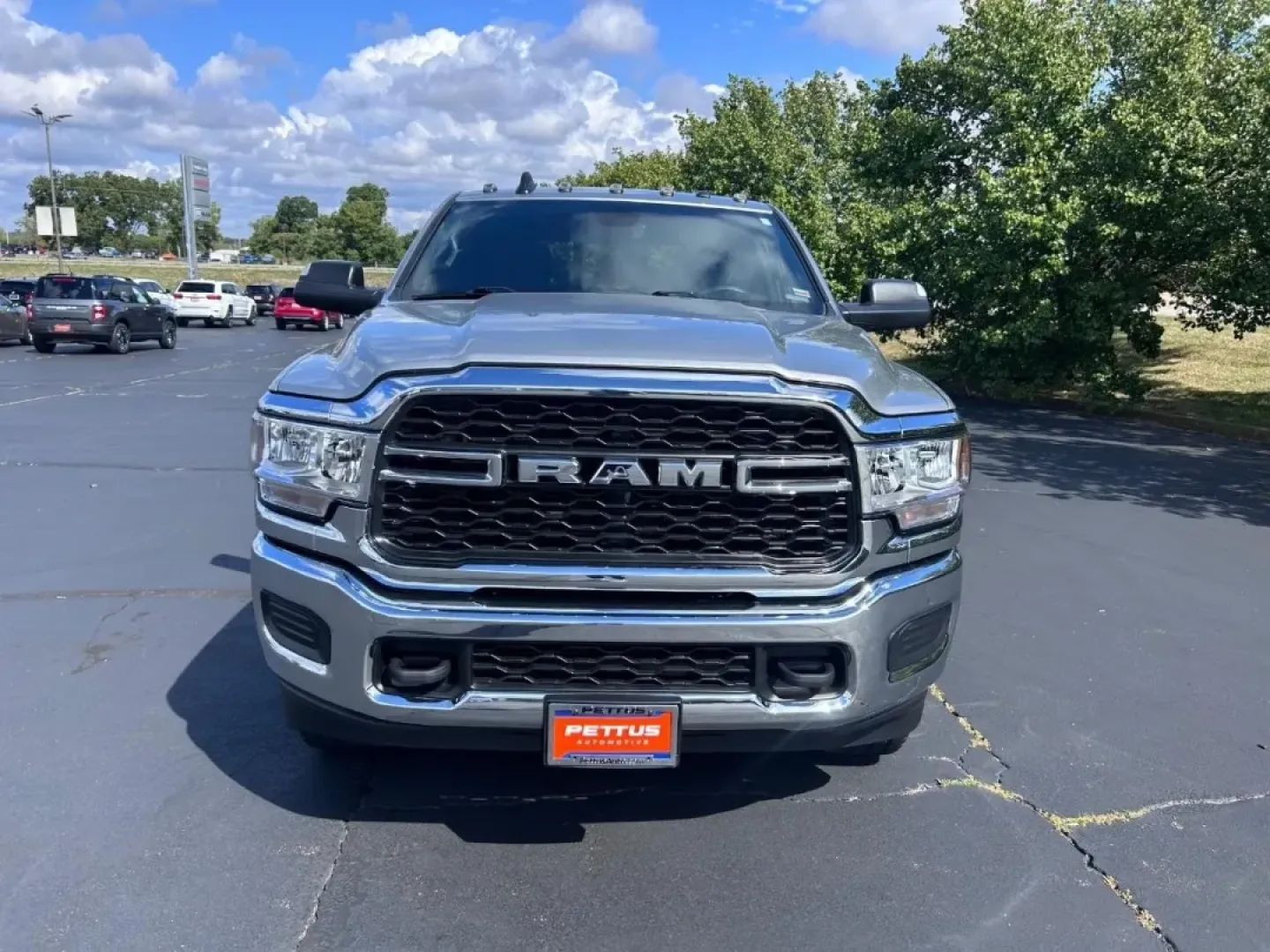 2022 /Diesel Gray/Black Cloth Ram 2500 Tradesman (3C6UR5CJ3NG) with an 6.4L V8 Heavy Duty HEMI MDS engine, located at 970 Woodlawn Dr., Farmington, MO, 63640, (573) 431-7800, 37.825642, -90.468674 - Experience the thrill of adventure and heavy-duty capability with this 2022 Ram 2500 4WD Tradesman Crew Cab, perfect for anyone seeking a robust vehicle that excels in both work and play. Whether you're hauling gear for a weekend getaway, towing a trailer for your next family trip, or navigating the - Photo#7