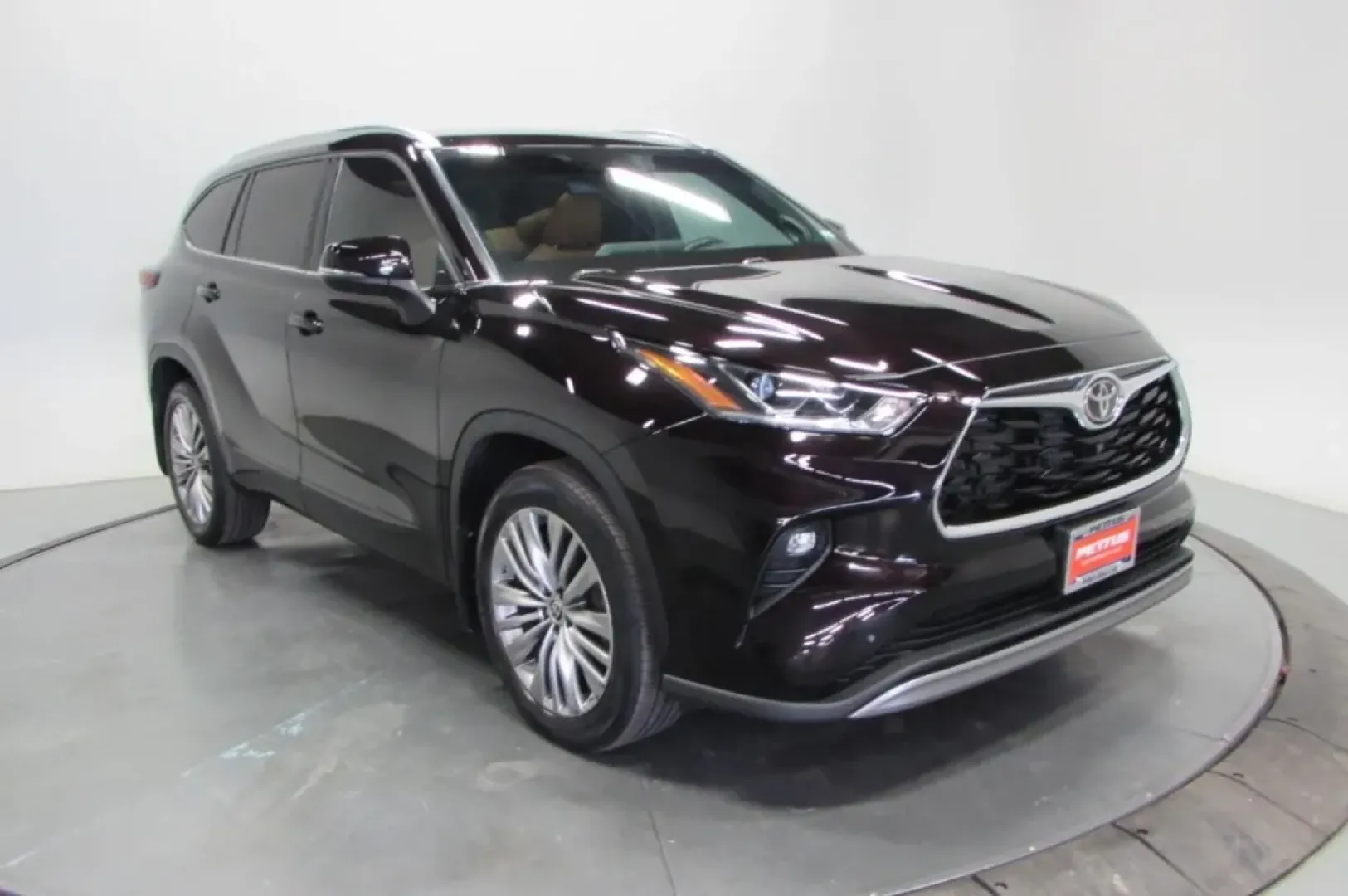 2022 /Glazed Caramel Leather Toyota Highlander Platinum (5TDFZRBH5NS) with an Other engine, Automatic transmission, located at 12830 Highway 21, De Soto, MO, 63020, (636) 337-7777, 38.153099, -90.573624 - **Discover Adventure with the 2022 Toyota Highlander Platinum! Perfect for Family Road Trips and Daily Commuting** <br /> <br /> Are you in search of a versatile SUV that can seamlessly transition from school drop-offs to weekend getaways? Look no further! The 2022 Toyota Highlander Platinum, availa - Photo#0