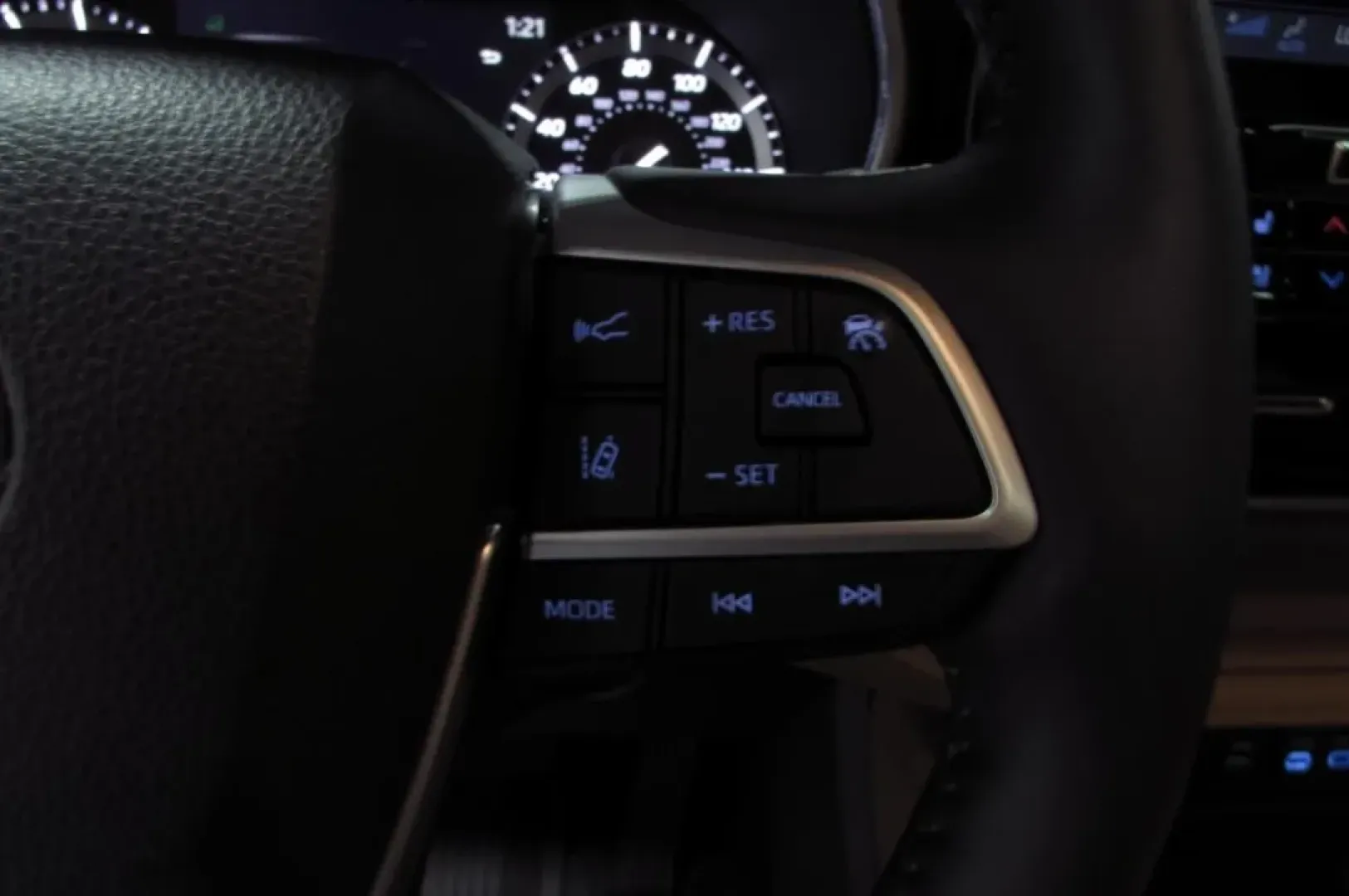 2022 /Glazed Caramel Leather Toyota Highlander Platinum (5TDFZRBH5NS) with an Other engine, Automatic transmission, located at 12830 Highway 21, De Soto, MO, 63020, (636) 337-7777, 38.153099, -90.573624 - **Discover Adventure with the 2022 Toyota Highlander Platinum! Perfect for Family Road Trips and Daily Commuting** <br /> <br /> Are you in search of a versatile SUV that can seamlessly transition from school drop-offs to weekend getaways? Look no further! The 2022 Toyota Highlander Platinum, availa - Photo#15