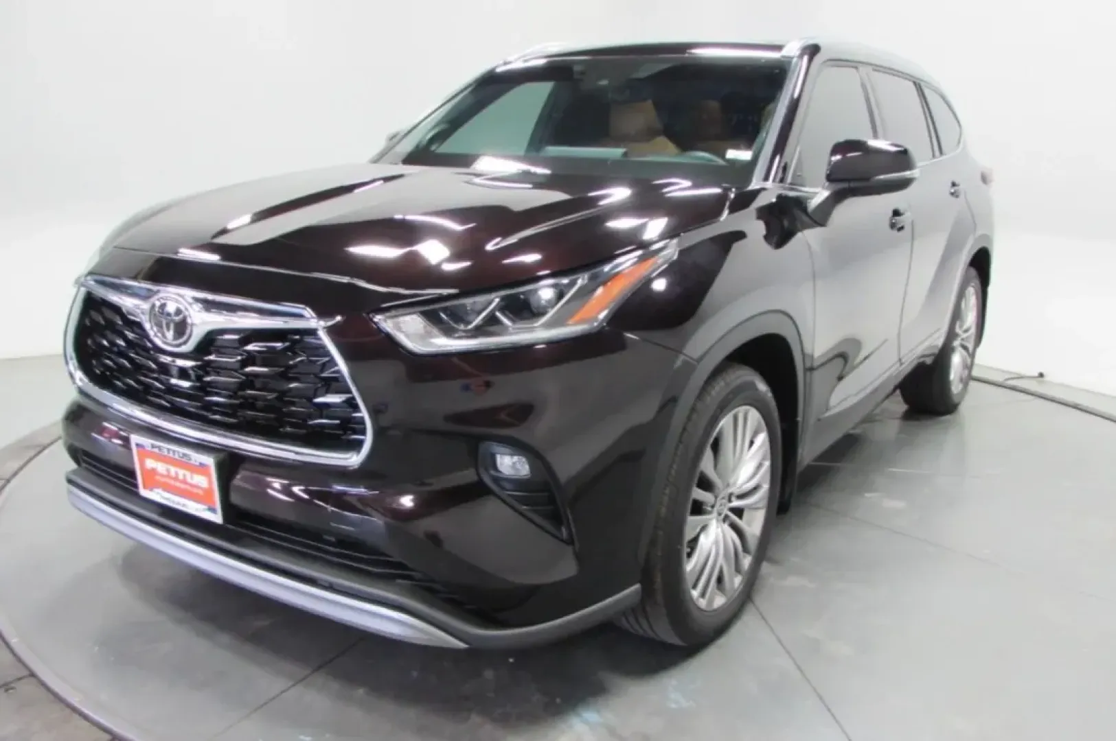 2022 /Glazed Caramel Leather Toyota Highlander Platinum (5TDFZRBH5NS) with an Other engine, Automatic transmission, located at 12830 Highway 21, De Soto, MO, 63020, (636) 337-7777, 38.153099, -90.573624 - **Discover Adventure with the 2022 Toyota Highlander Platinum! Perfect for Family Road Trips and Daily Commuting** <br /> <br /> Are you in search of a versatile SUV that can seamlessly transition from school drop-offs to weekend getaways? Look no further! The 2022 Toyota Highlander Platinum, availa - Photo#28